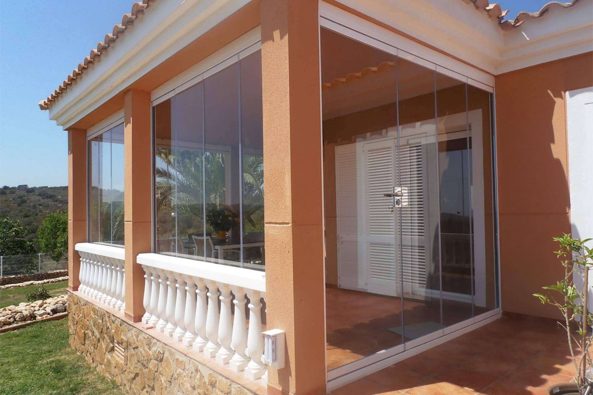 Las ventajas de las cortinas de cristal de COVERTTO