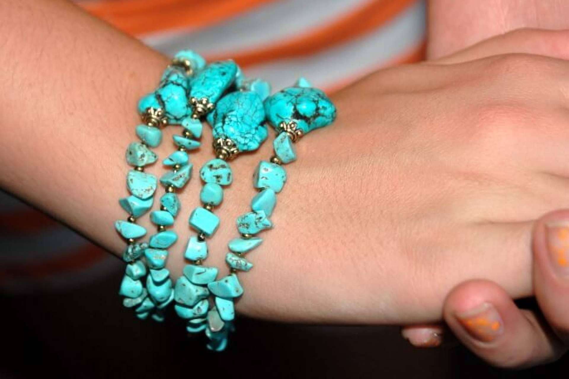 Lapislázuli, topacio azul, turquesa, rubí y ónice se presentan como las piedras ideales para el mes de diciembre de TH Jewels