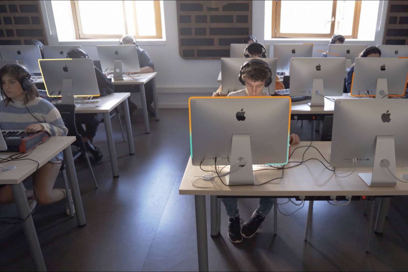 La escuela de música Girona EUMES ofrece cursos para desarrollar una carrera en la industria musical