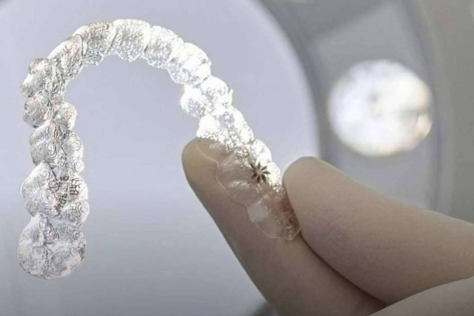 Clínica dental Carmen Díaz proporciona las ventajas que ofrece el tratamiento Invisalign