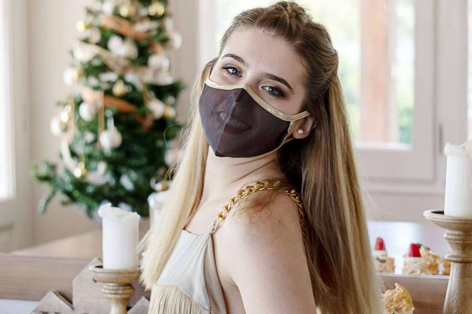 Xula recomienda no bajar la guardia durante la Navidad y lanza al mercado su colección de mascarillas para fiestas