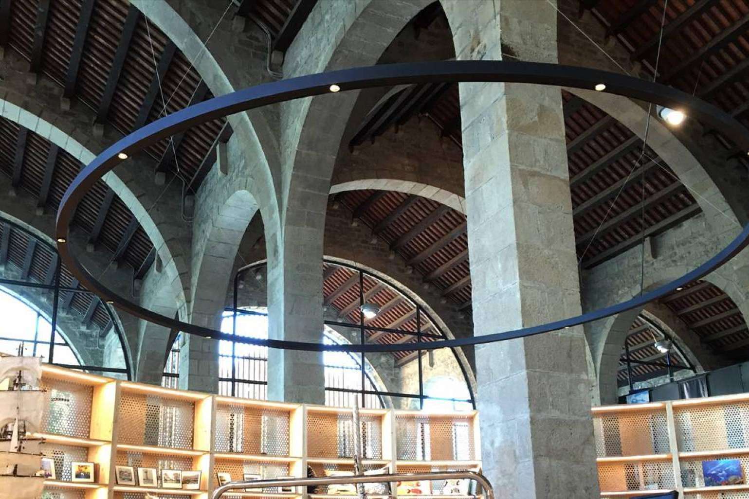 Insolit ilumina el Museo Marítimo de Barcelona