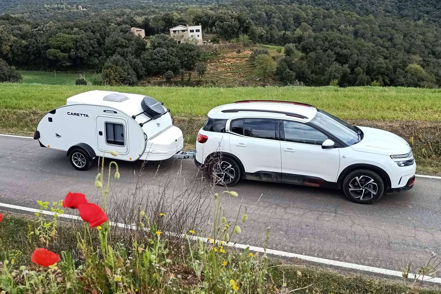 Las minicaravanas Caretta están recubiertas en fibra de vidrio en vez de aluminio