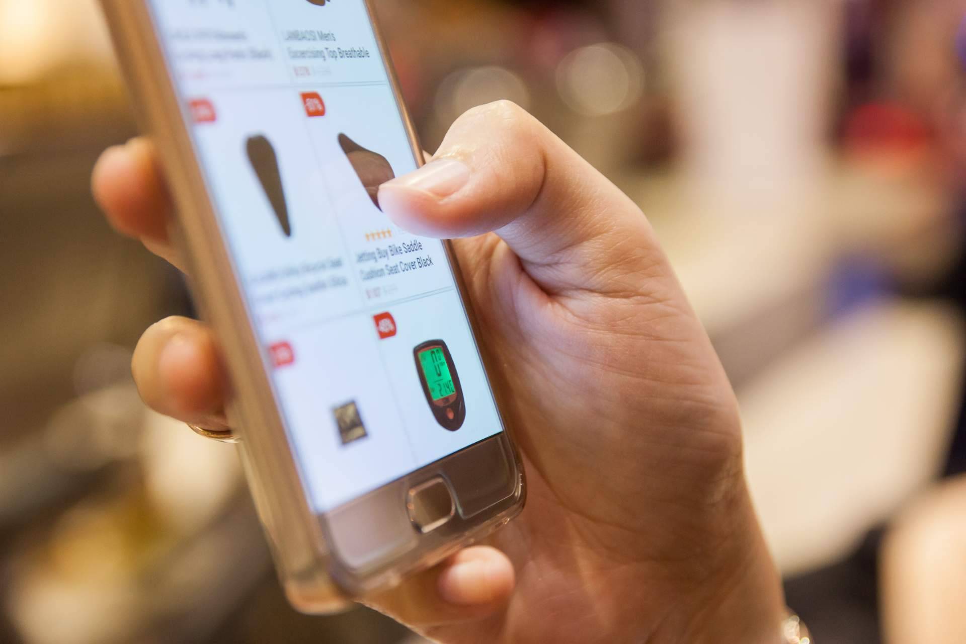 A de Ahorro es el centro comercial online con descuentos en las primeras marcas