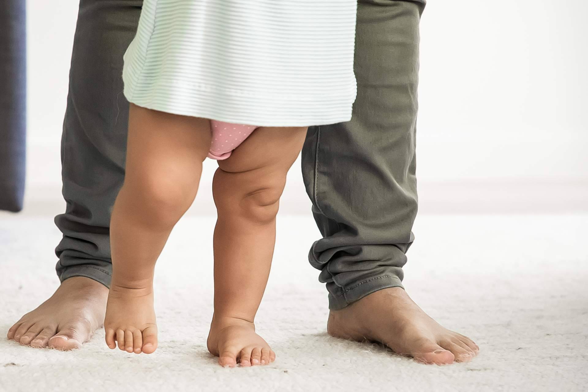 Los primeros pasos de un bebé y la ayuda de los andadores