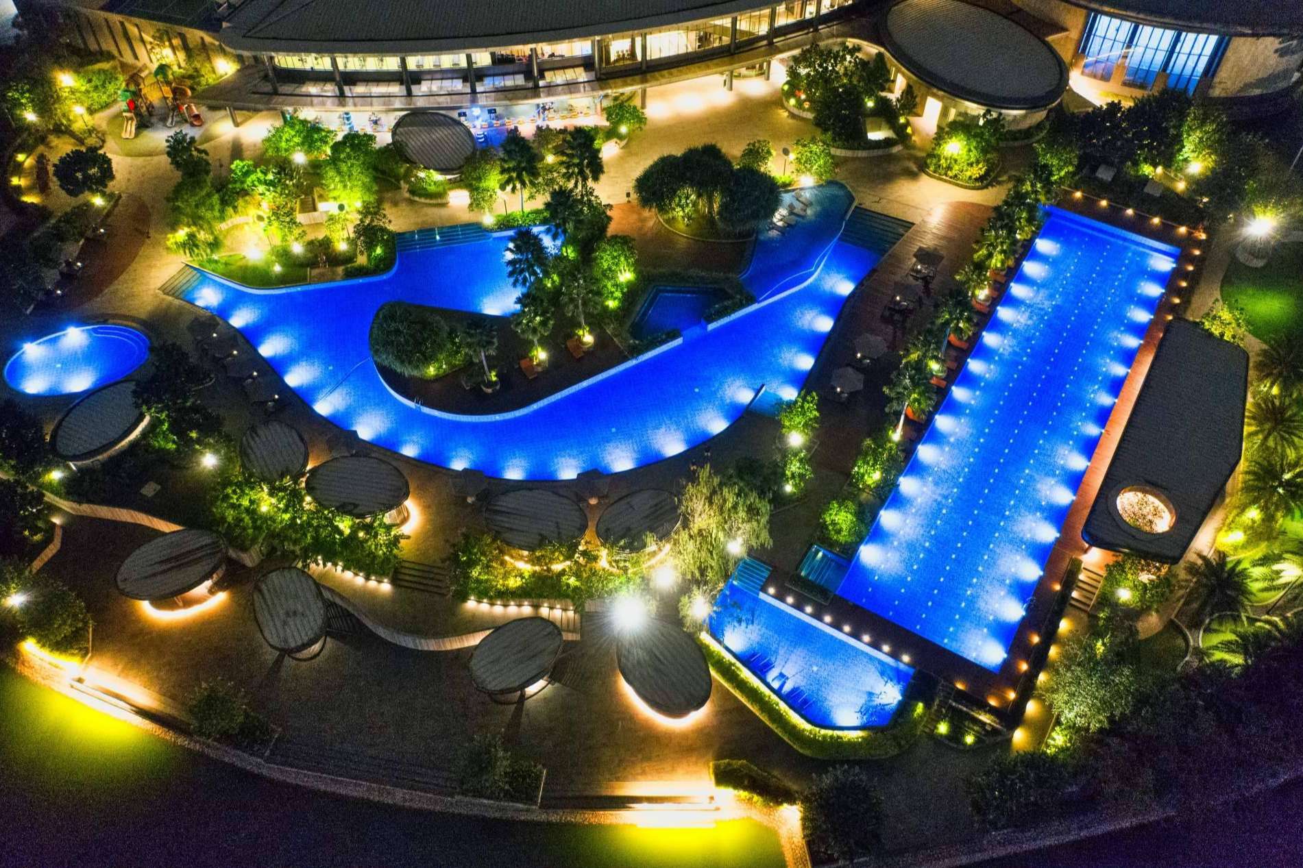 ¿Dónde encontrar iluminación para piscinas con focos LED? Warmpool