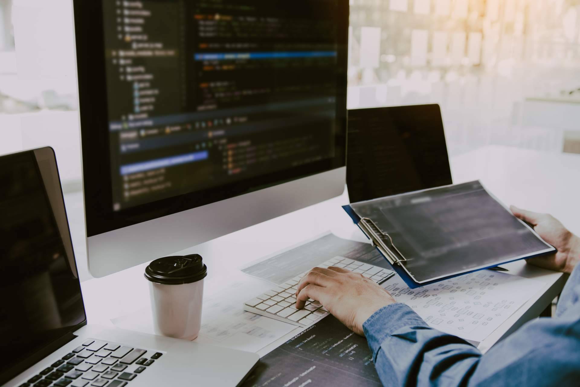 ¿Cómo son los servicios de mantenimiento web de Gudieart Studio?