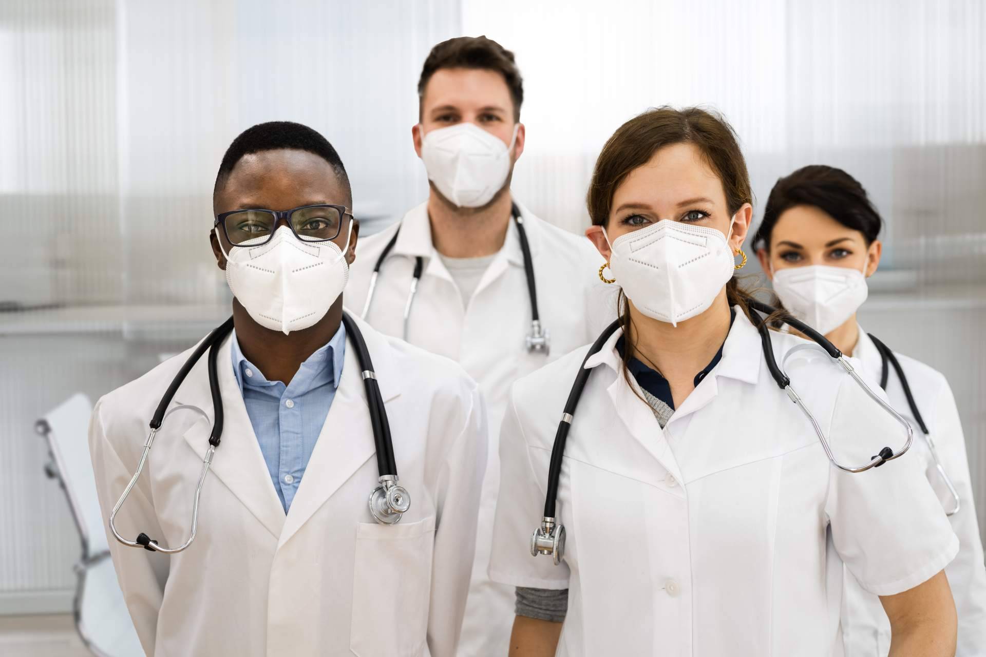 TECNOS ofrece diferentes cursos especializados en diferentes especialidades sanitarias