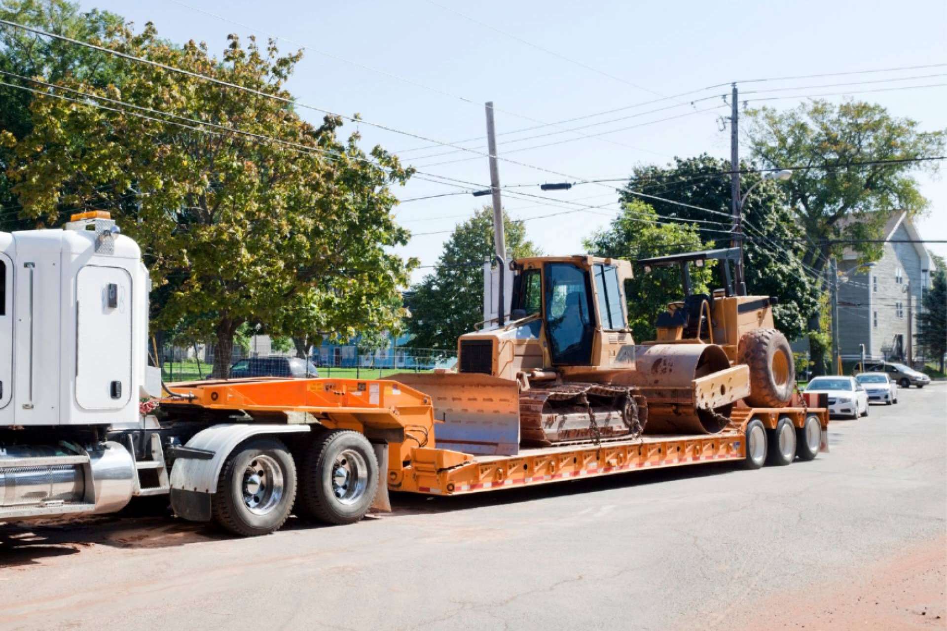 Los servicios de Transportamos Tu Coche, la empresa especialista en transporte de maquinaria pesada profesional con más de 30 años de experiencia