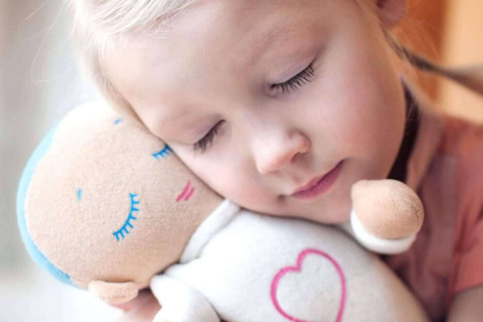 Ayudar a dormir bebés con los muñecos Lulla doll