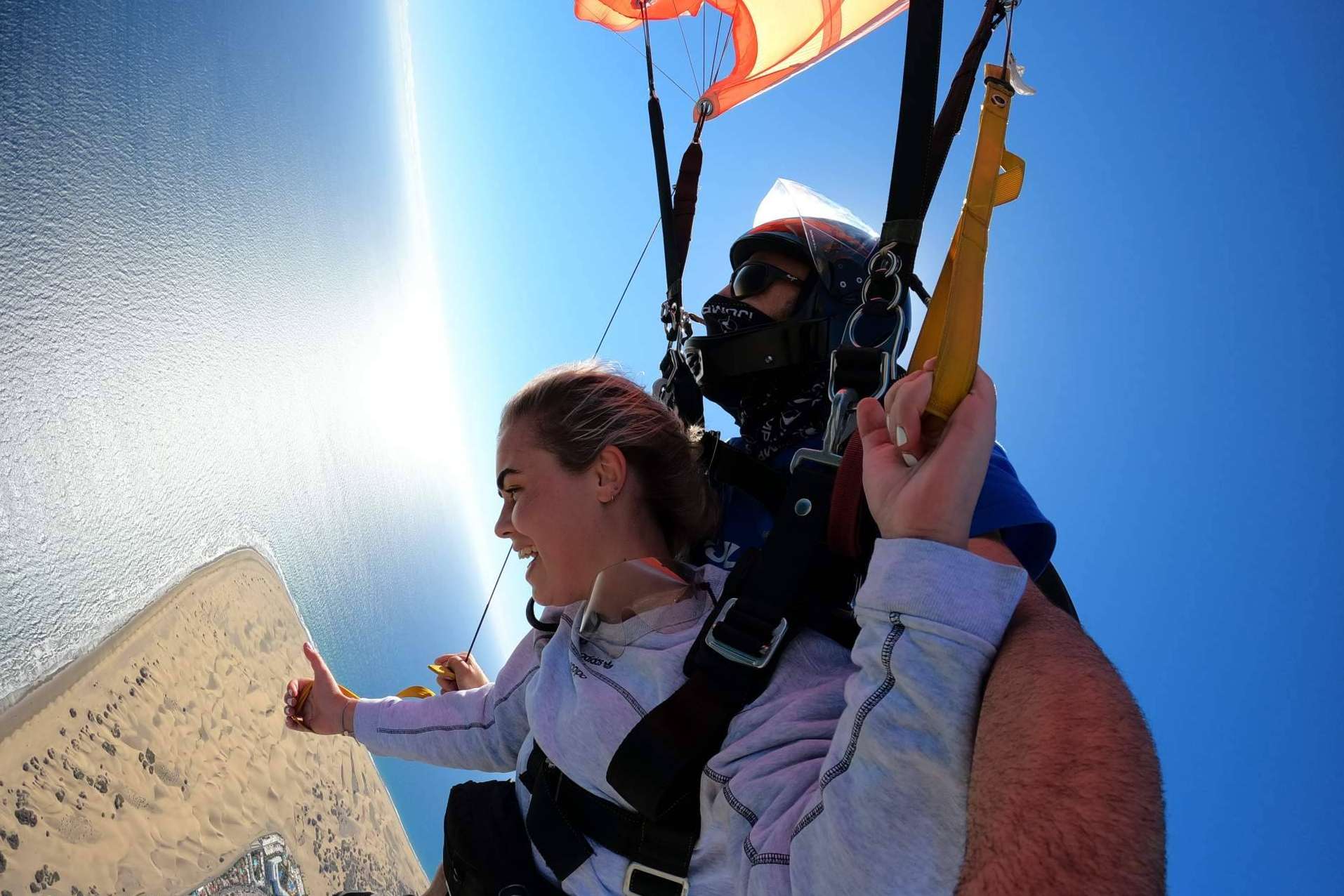 Paracaidismo tándem en Gran Canaria de la mano de iJump, un regalo original que cambia la vida