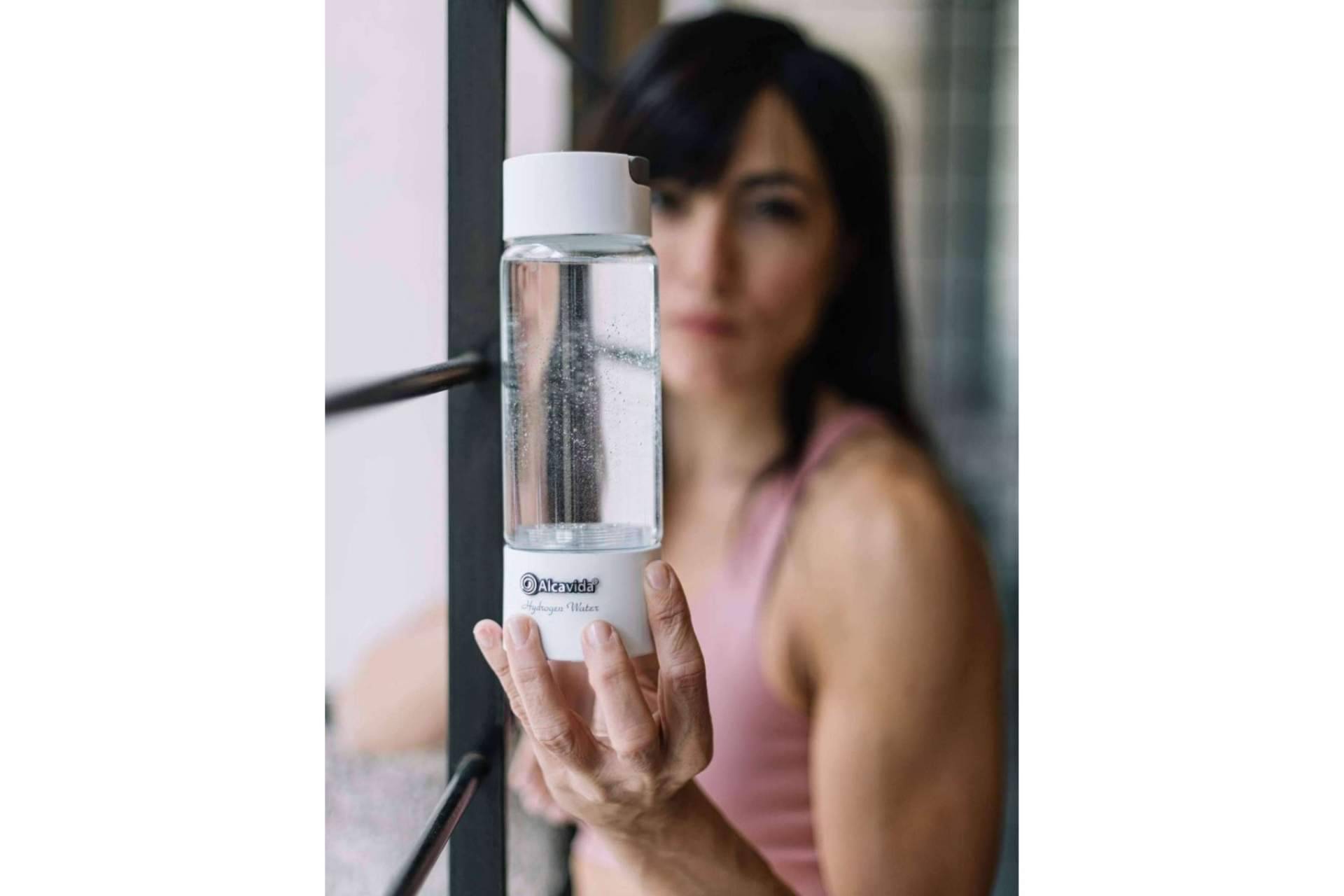 Alcavida explica cómo el agua hidrogenada puede beneficiar a una persona cuando hace deporte