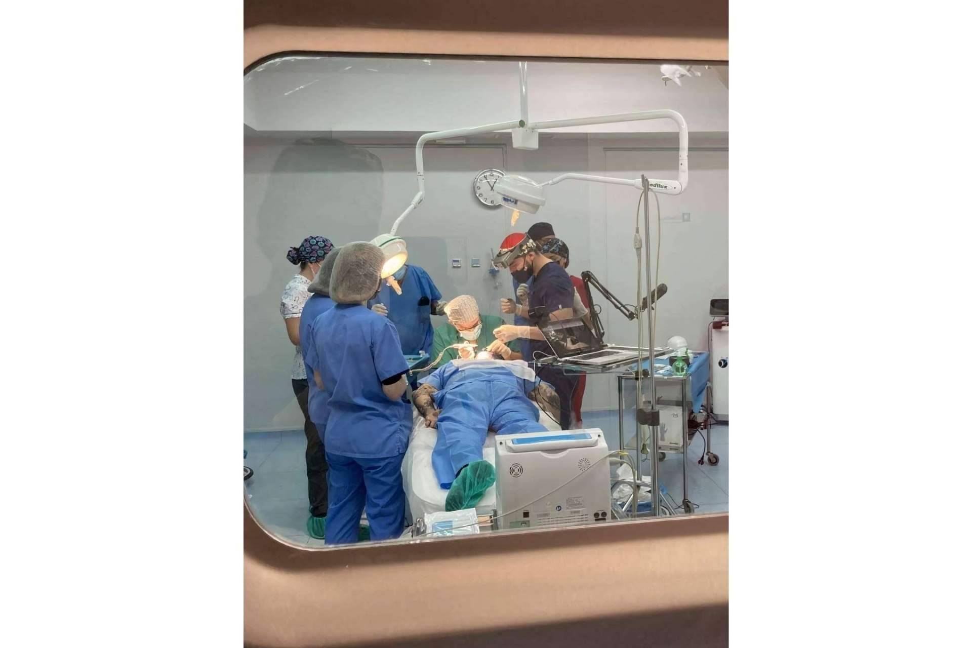 El Máster FEMEL cuenta con un destacado profesorado en cirugía capilar