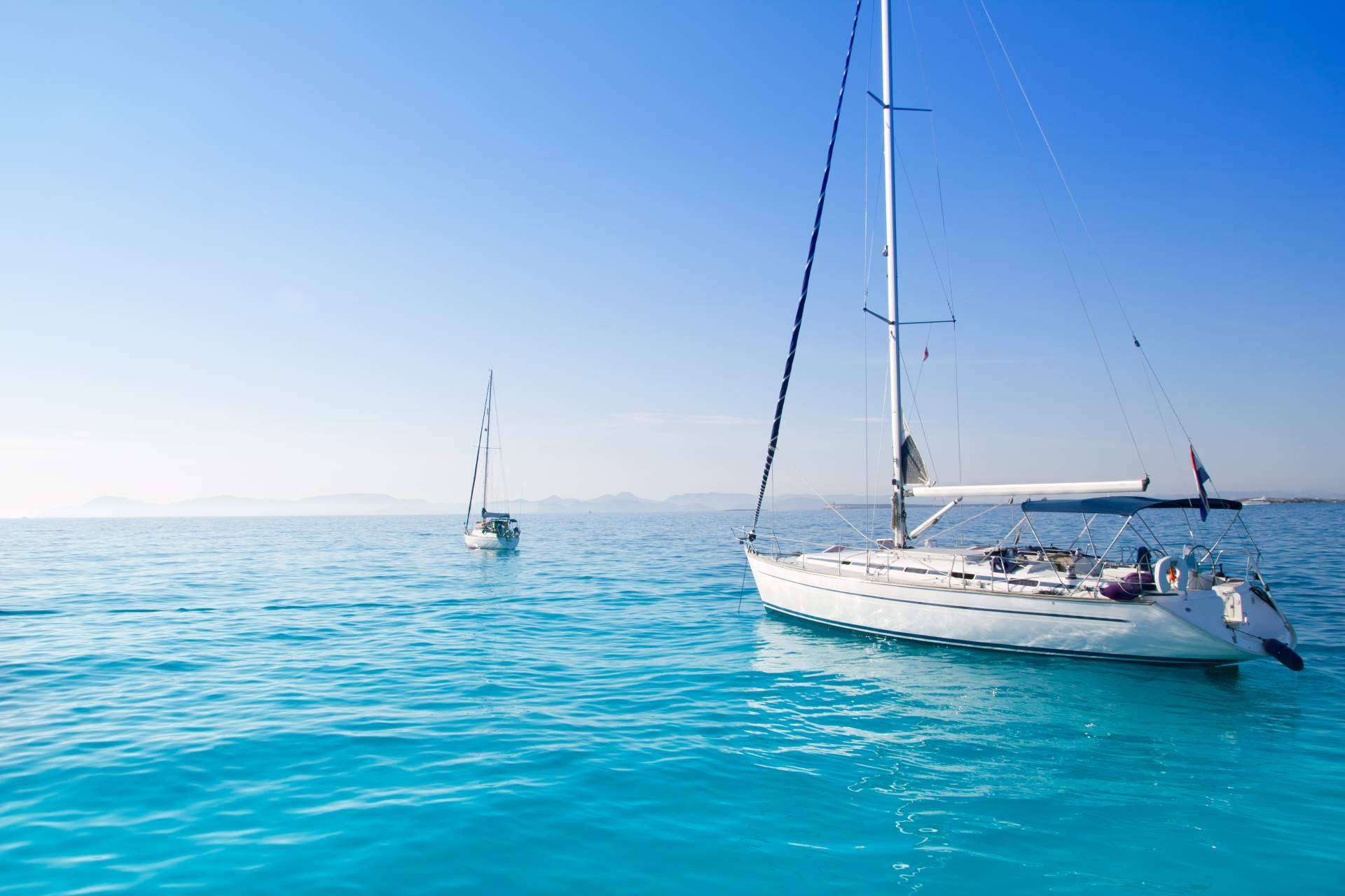 Adelantarse al buen tiempo con el alquiler de barcos para celebraciones en Ibiza y Formentera de EXOPIA IBIZA CHARTER