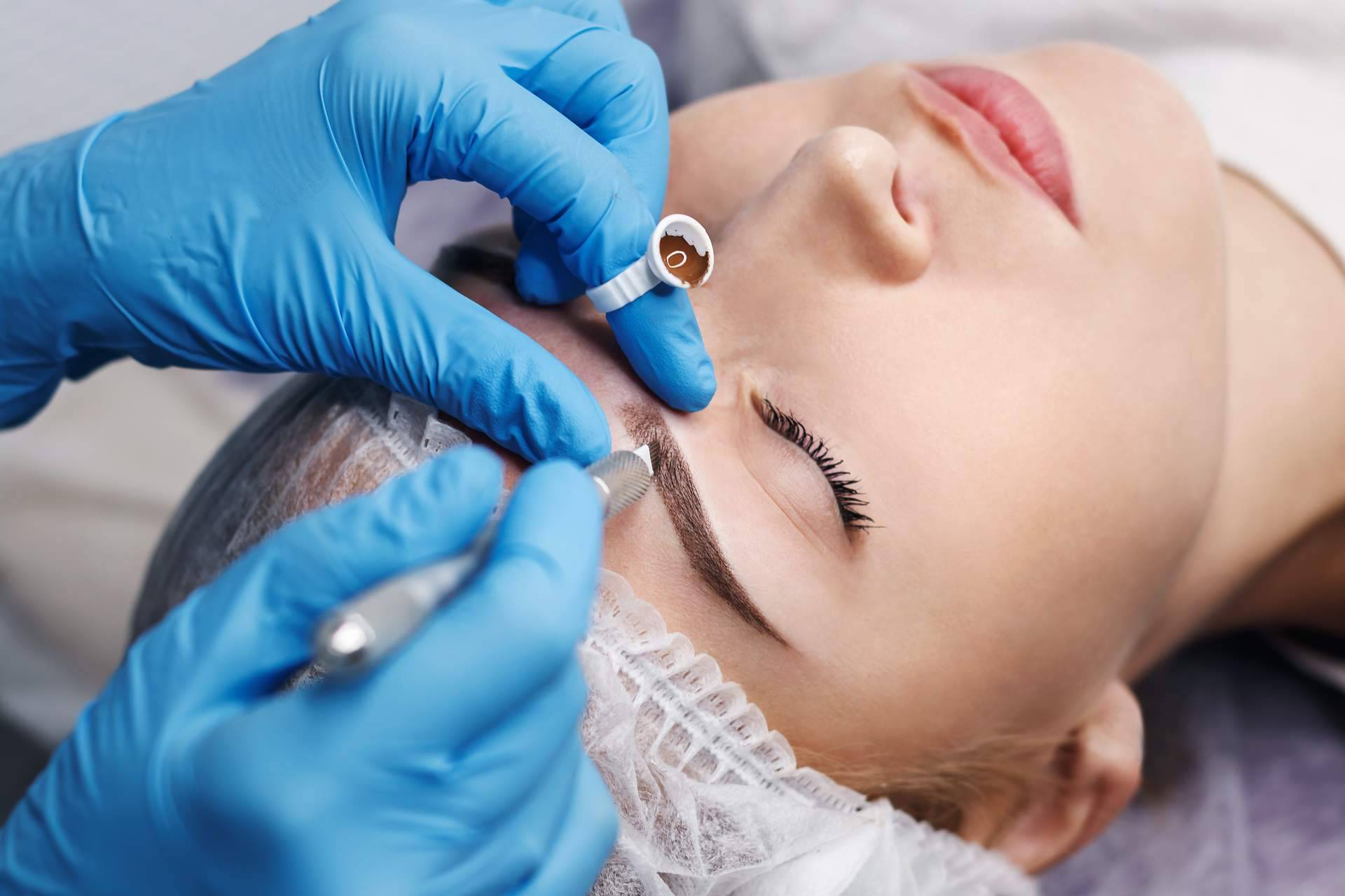 ¿Qué se debe saber antes de someterse a la técnica del microblading? Centro Médico Bravo