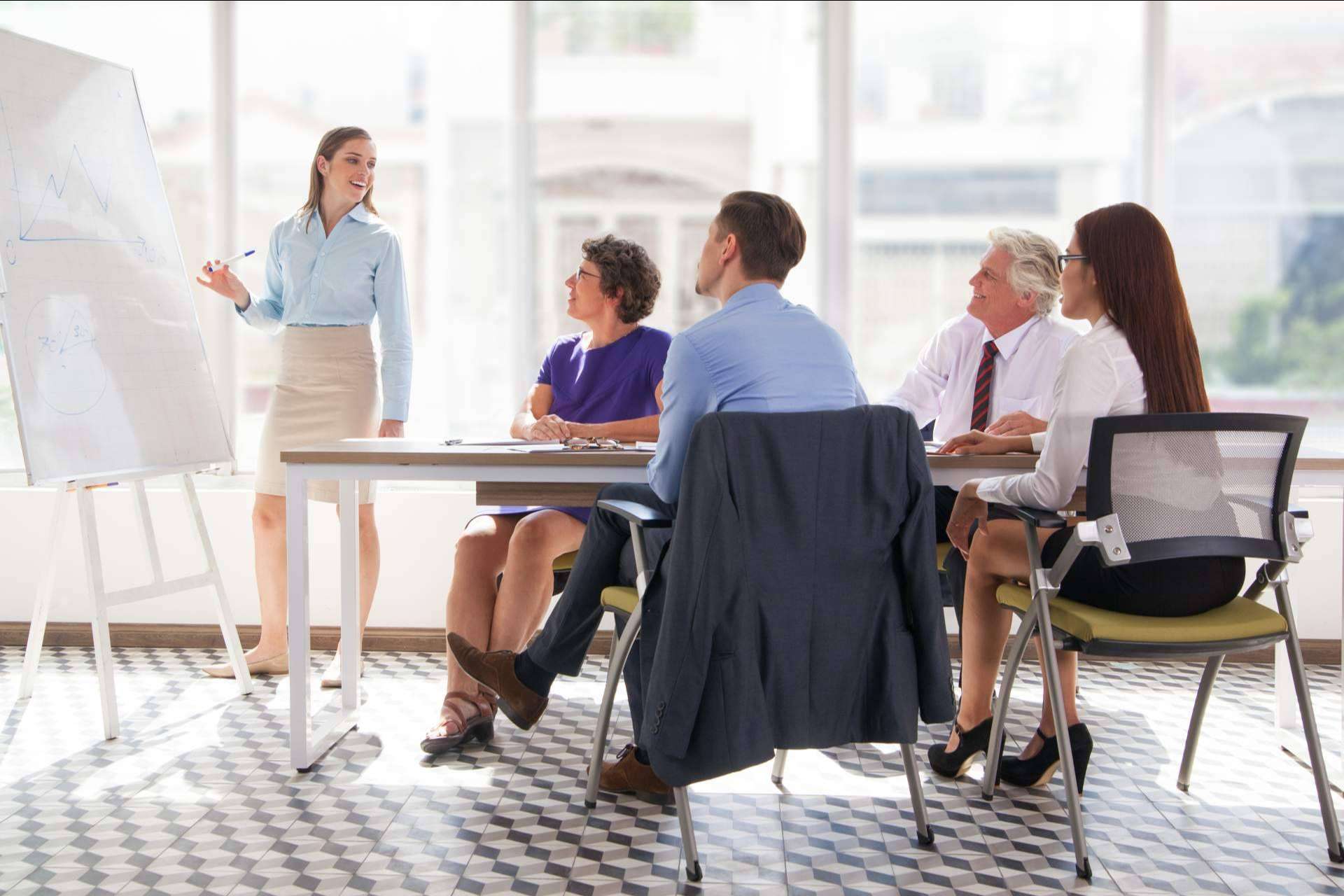 ¿Cómo ahorrar 3 horas de trabajo semanales por empleado gracias a la formación en idiomas?