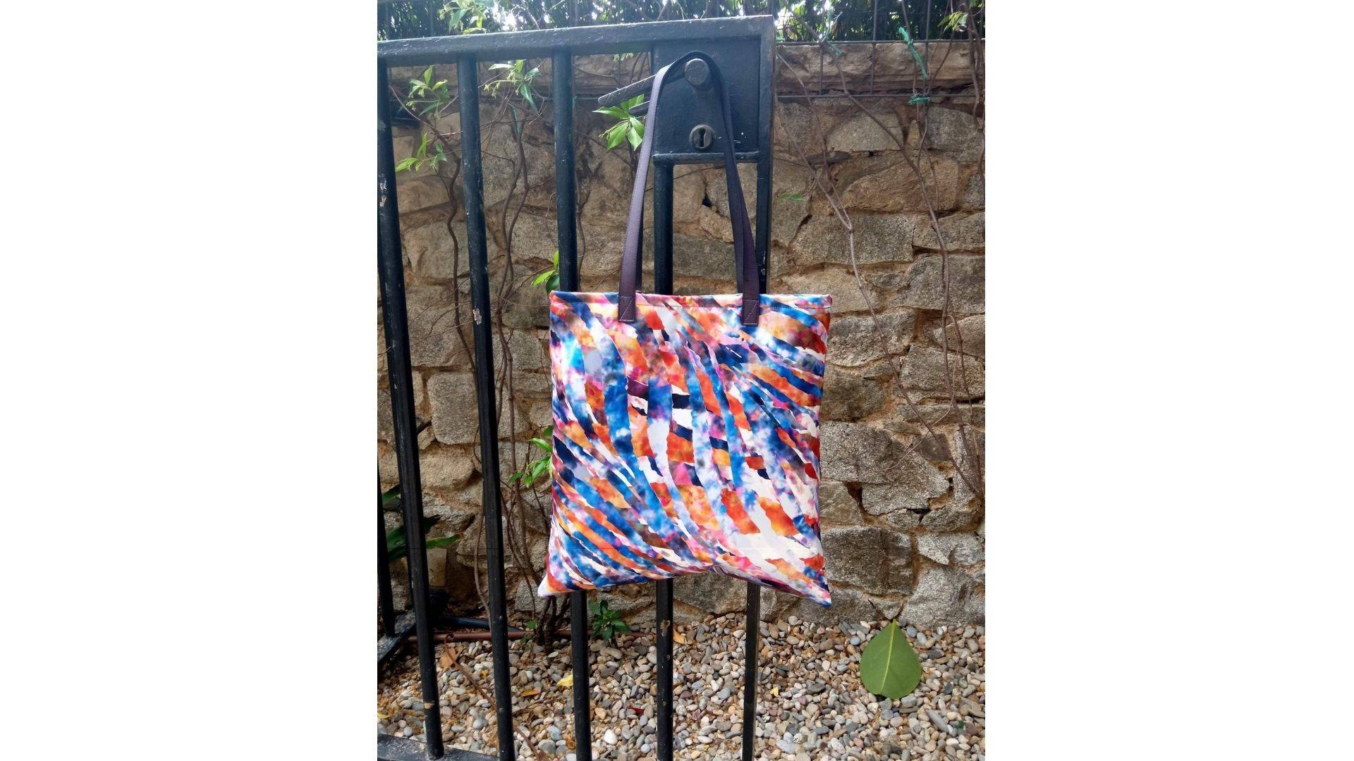 Inirt Atelier crea diseños elegantes y exclusivos de tote bags para complementar cualquier look