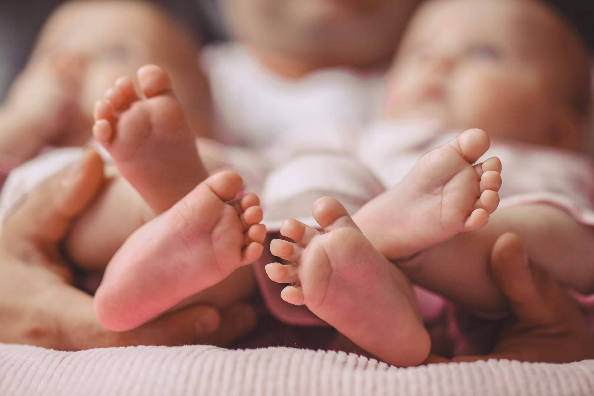 'Si una mujer se hace un tratamiento de fertilidad, tendrá mellizos o trillizos'; ¿mito o realidad?