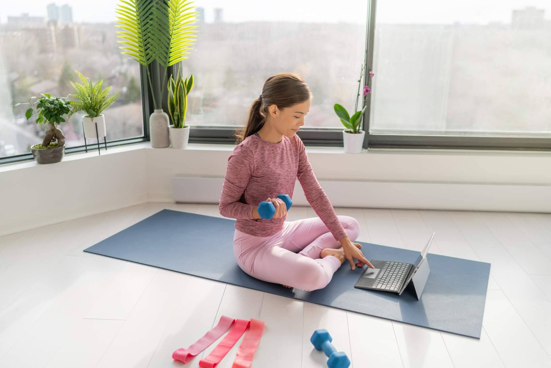 PROGES facilita el entrenamiento en casa con su asesoramiento y material fitness
