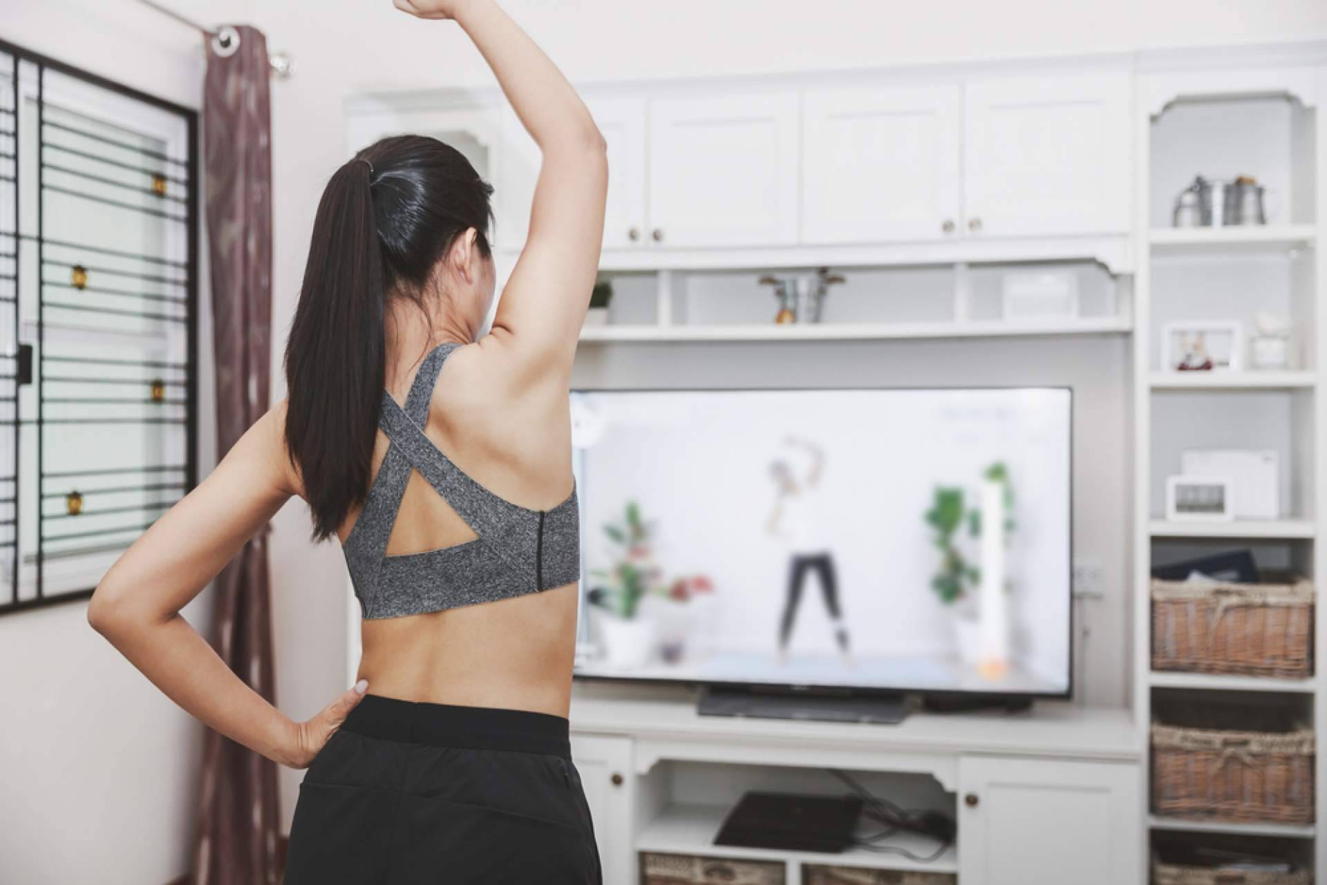 ¿De qué forma ejercitar el cuerpo con diferentes estilos de baile para estar en forma desde casa?