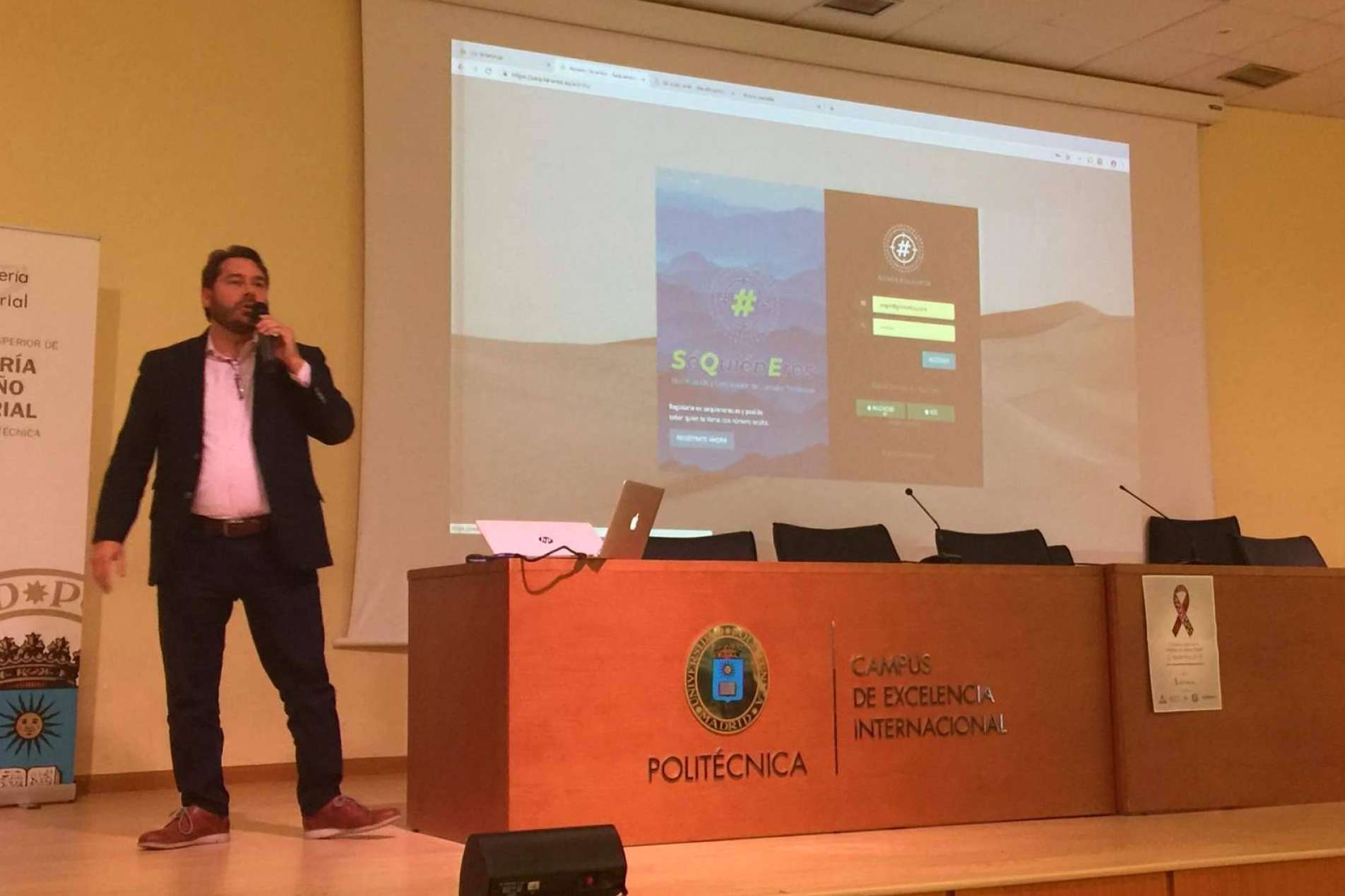 Ángel González, de GlobátiKa Peritos Informáticos, explica si puede estar un móvil siendo espiado por alguien