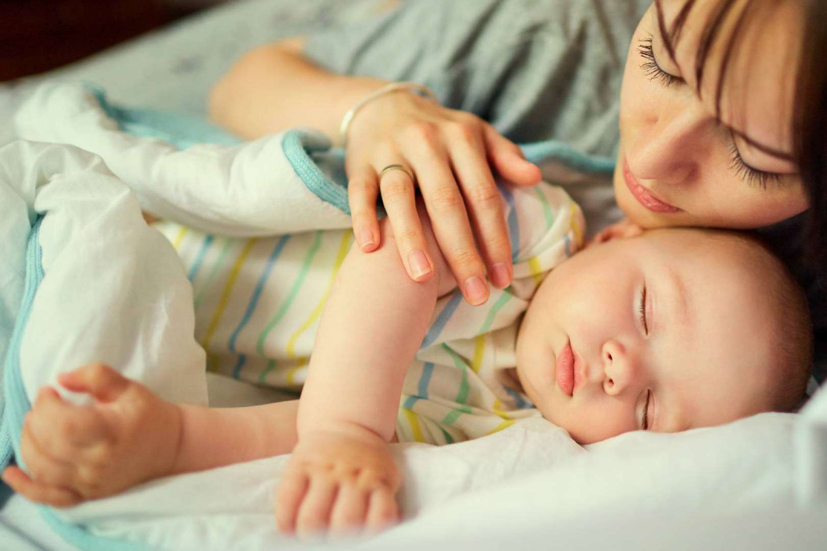 La fisiopediatra especializada en neurodesarrollo Laura Paz alerta sobre los daños que técnicas de adiestramiento del sueño suponen para los niños