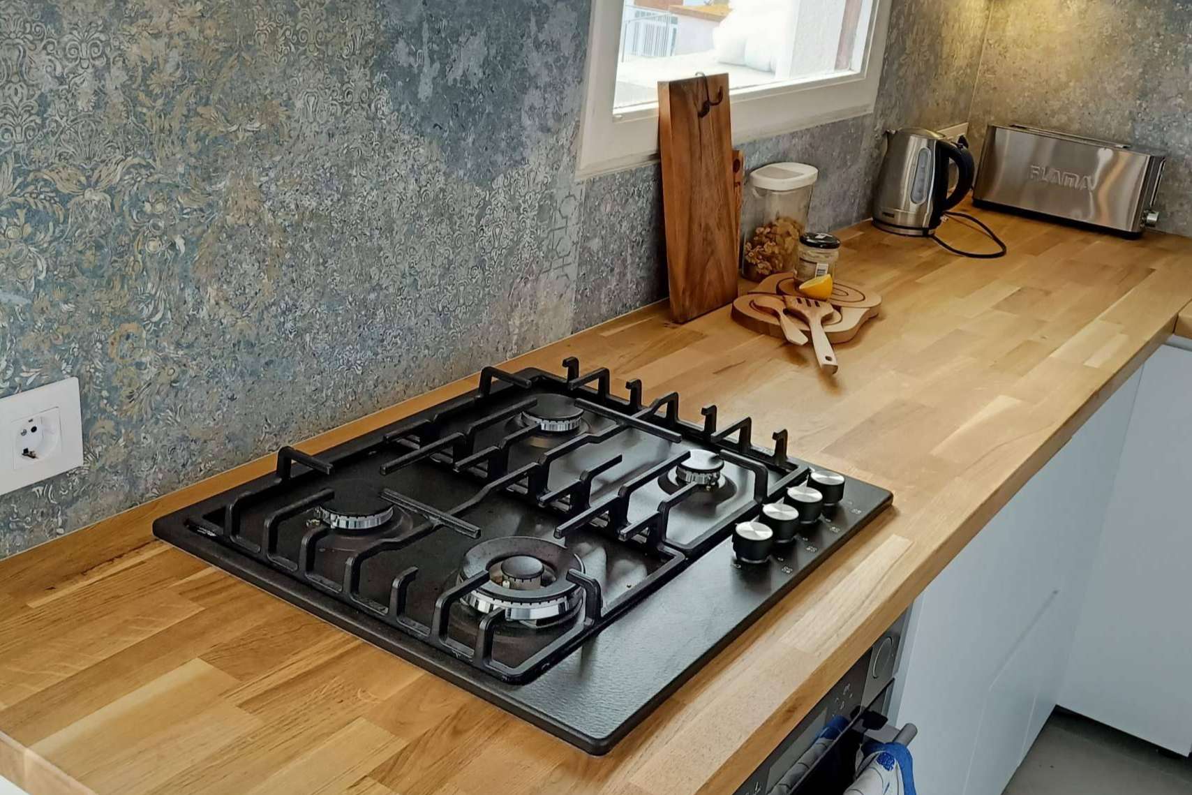 Encimeras de roble macizo a medida y de máxima calidad de la mano de Basic Madera