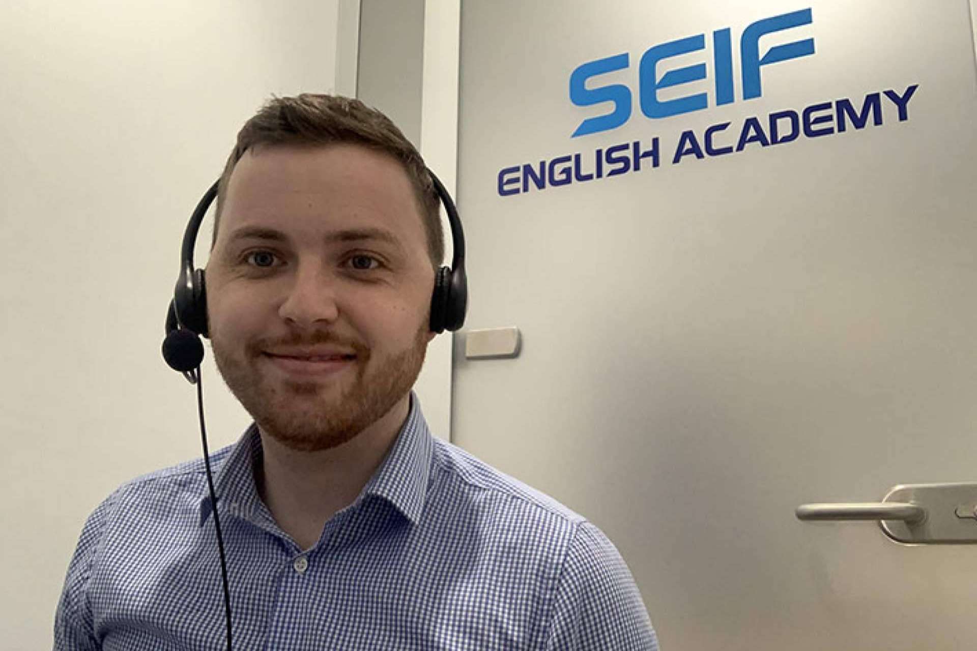 La academia que ofrece clases online por videoconferencia en directo, Seif English Online