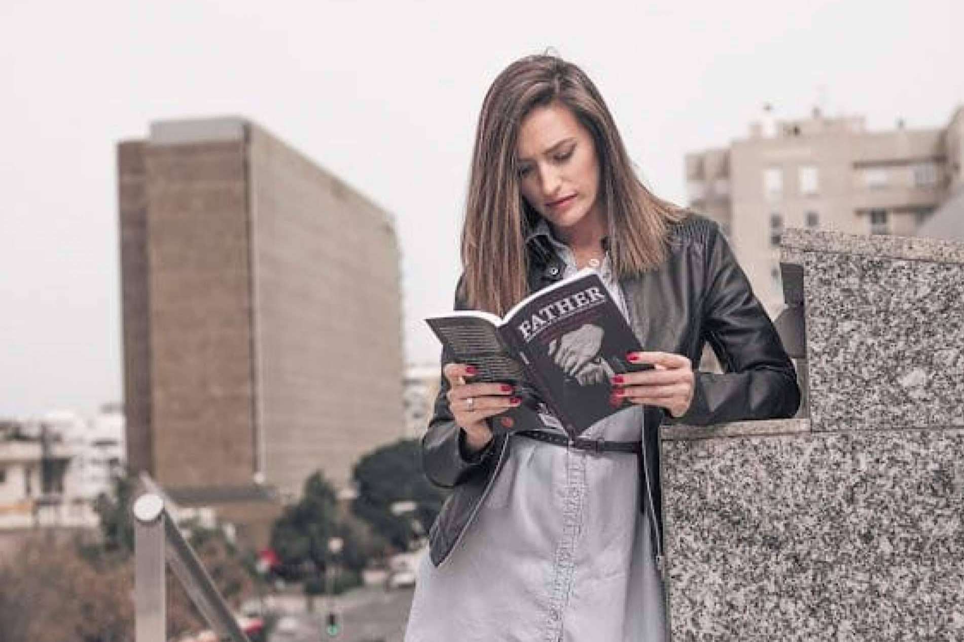 'Padre', de Jose. A. Kapelo y la edición inglés e italiano