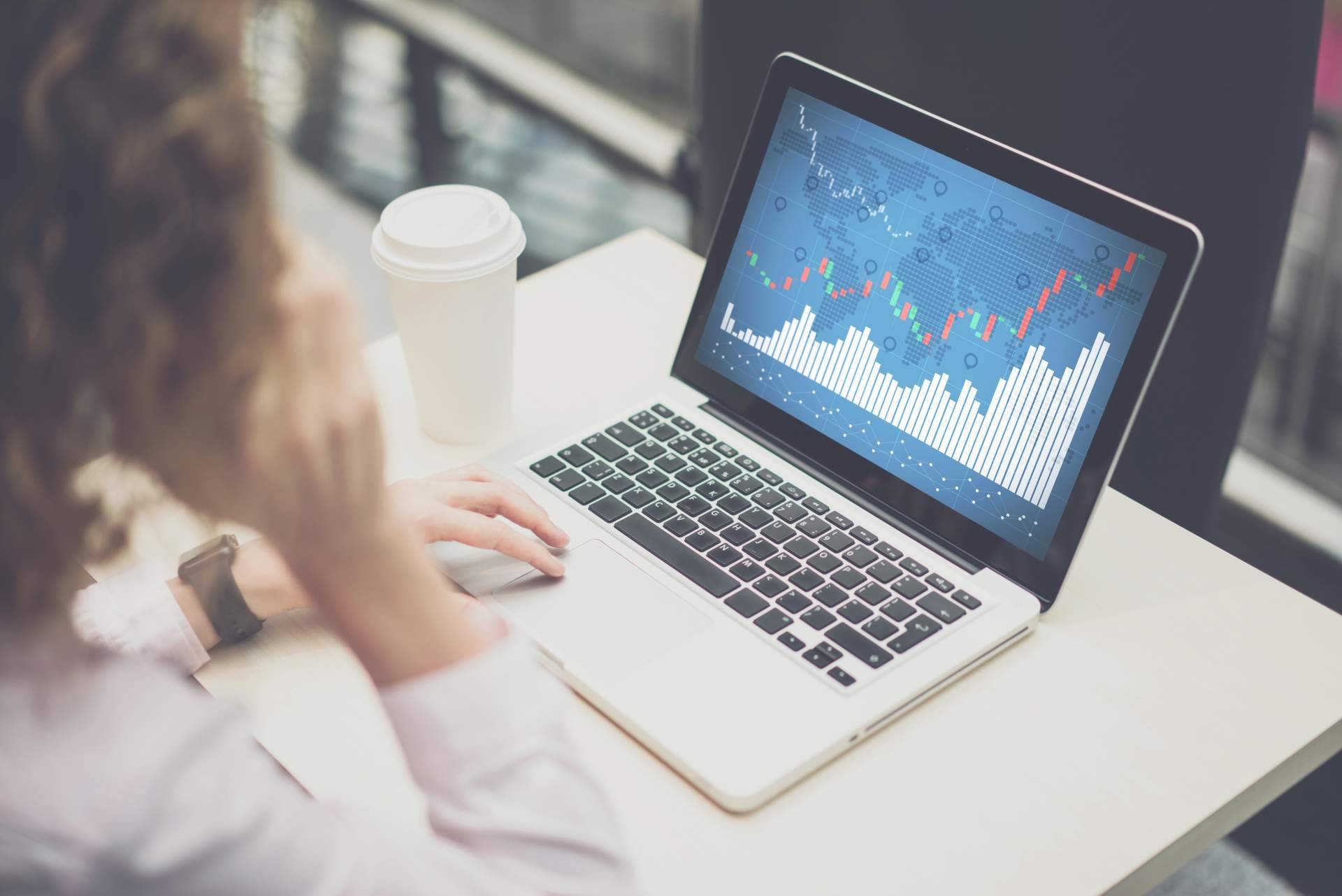 Impulsar empresas a asesorar en inversiones a largo plazo, con EI2VALUE