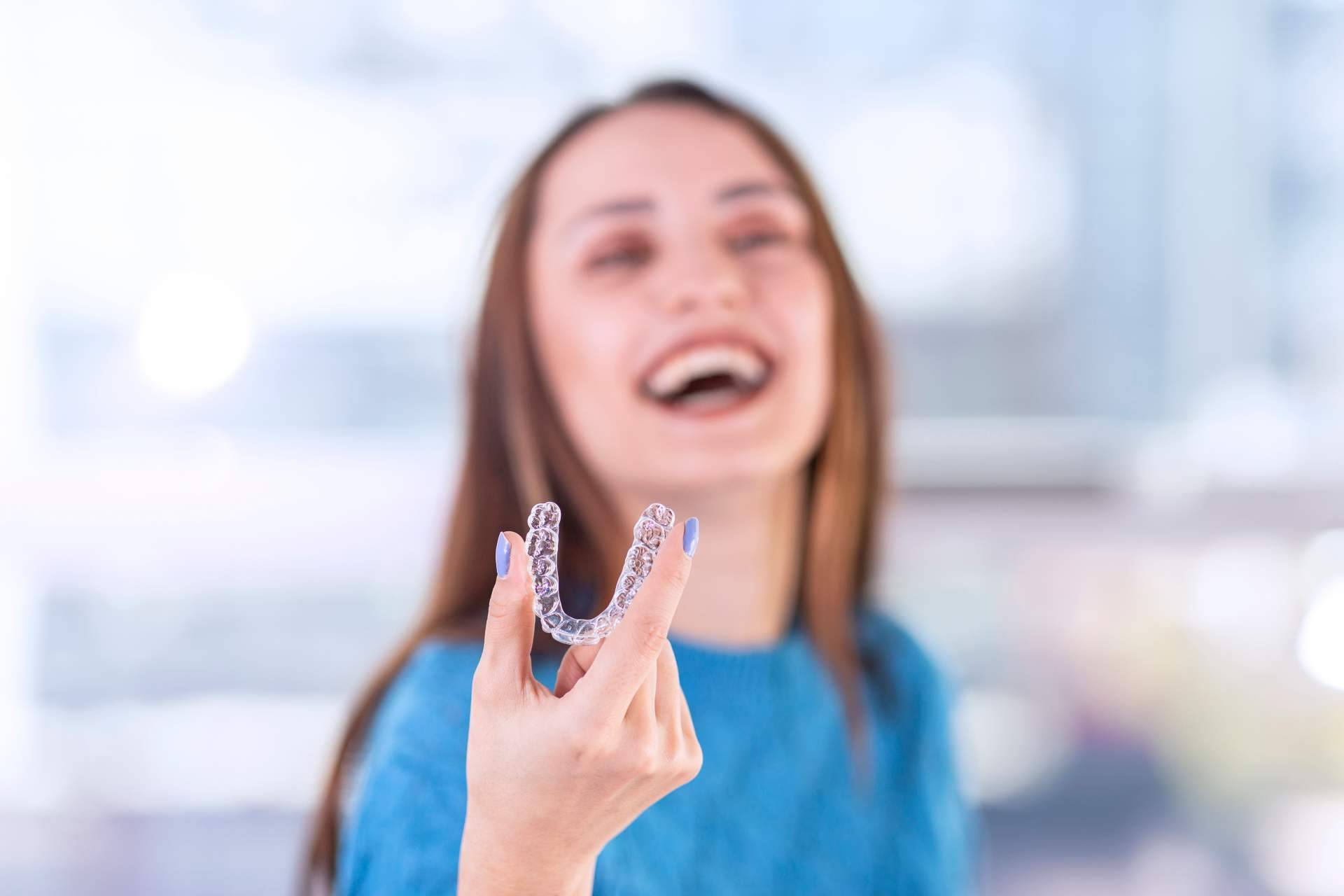 ¿Cuáles son las ventajas de la ortodoncia invisible en Barcelona?, por Clínica Dental Rob