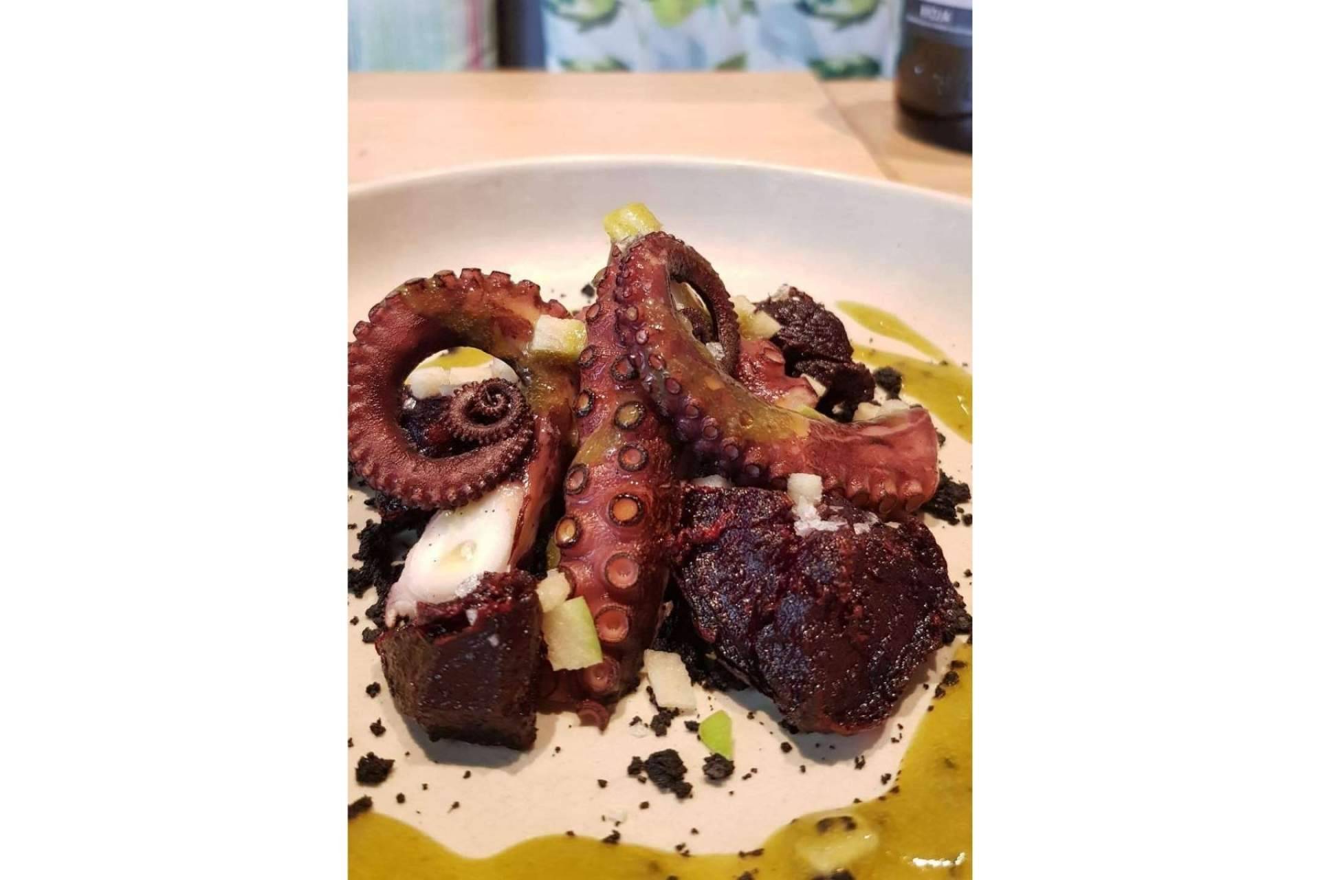 La variada carta de primavera - verano de Season Restaurante es perfecta para compartir entre amigos