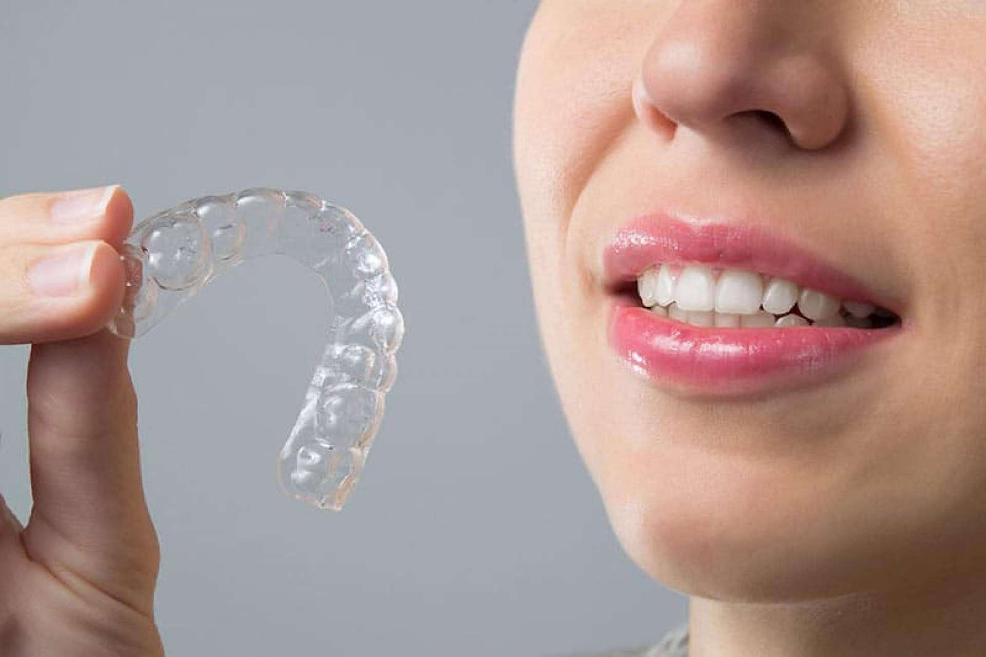 La Clínica Dental Ahoa ofrece la ortodoncia invisible con Invisalign®