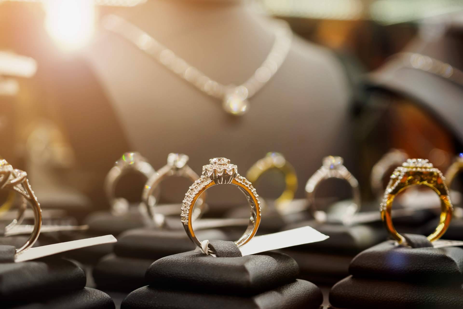 Vender relojes y joyas de forma fácil y segura de la mano de Bonhill Group