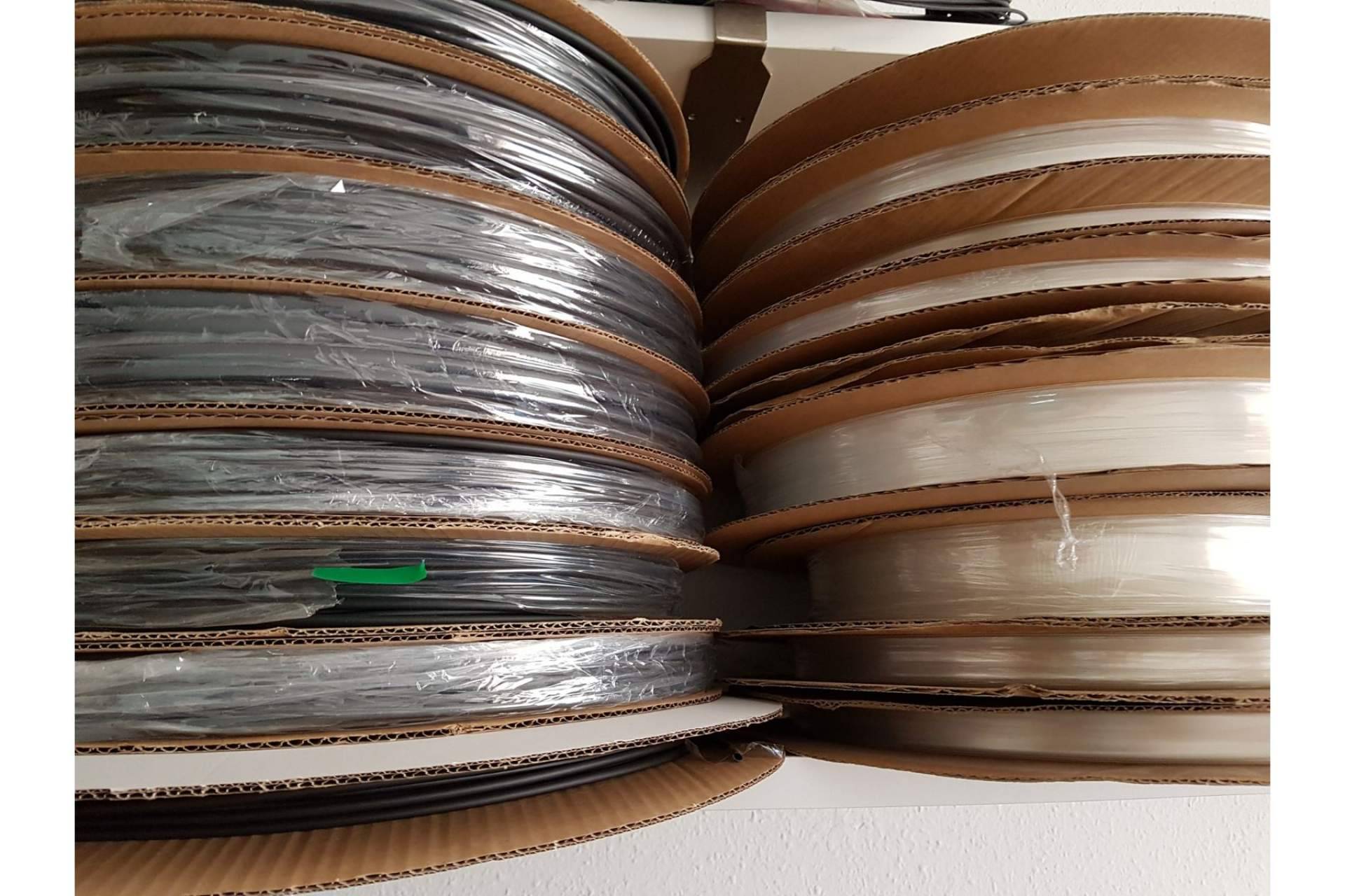Tubo termorretráctil de plástico para aislar y proteger pletinas, por la empresa especialista Tubo Termoretractil