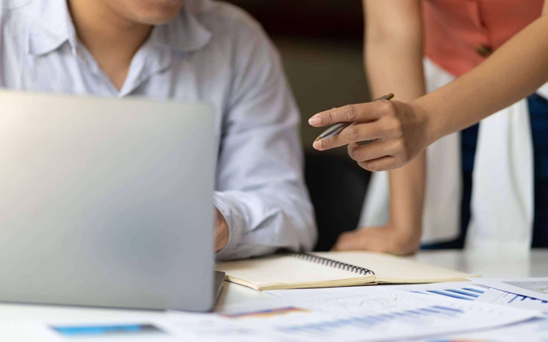 La importancia de contar con un experto que ofrezca soluciones financieras para una empresa