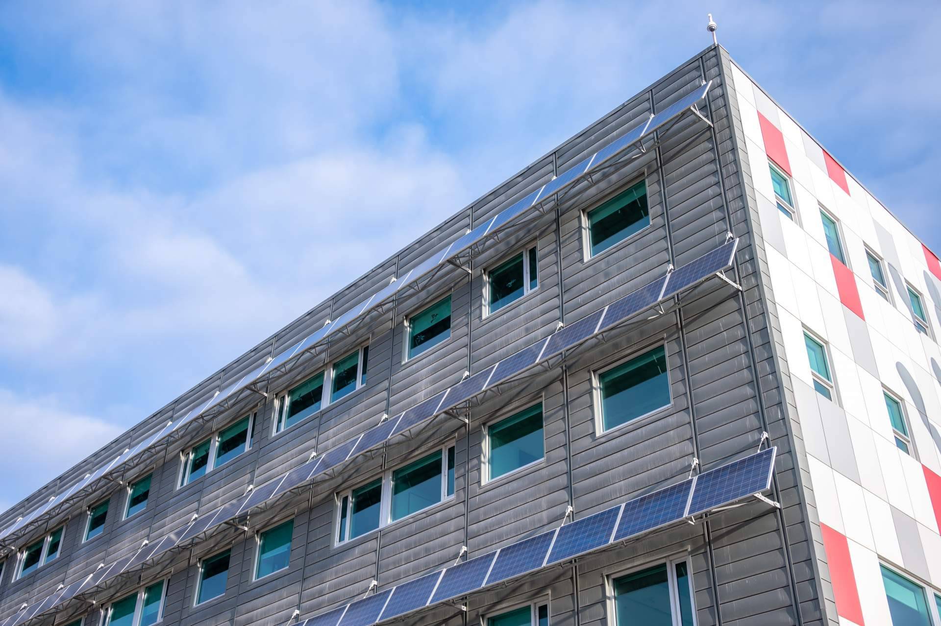 Instalar paneles solares en fachadas de la mano de Sud Renovables