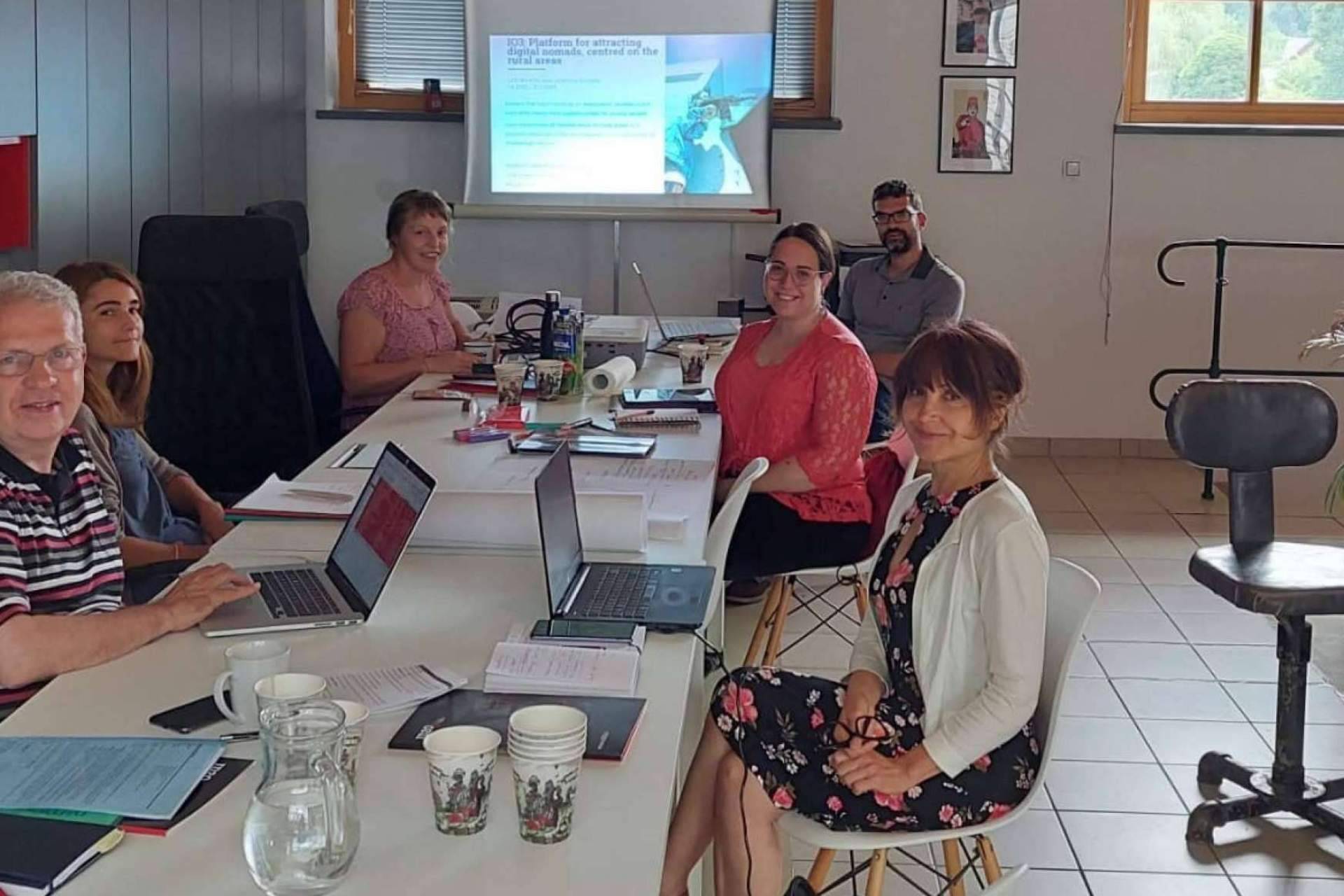 NOMADLAND, la iniciativa innovadora de un consorcio europeo para fomentar el nomadismo digital de jóvenes en áreas rurales