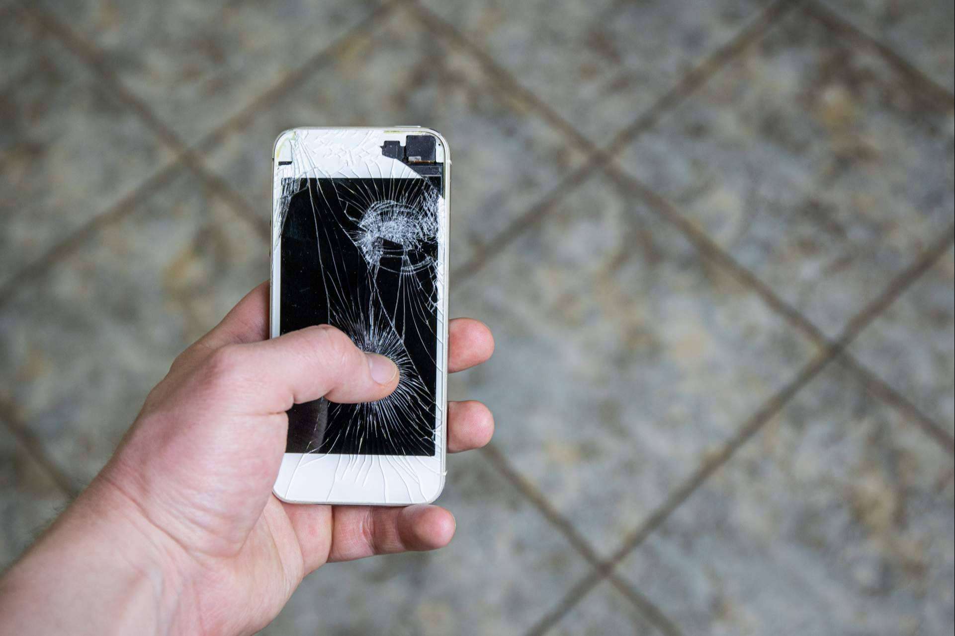 Reparar Ordenadores explica el por qué de la calidad de las pantallas de iPhone y las razones por las que deben ser reparadas por profesionales