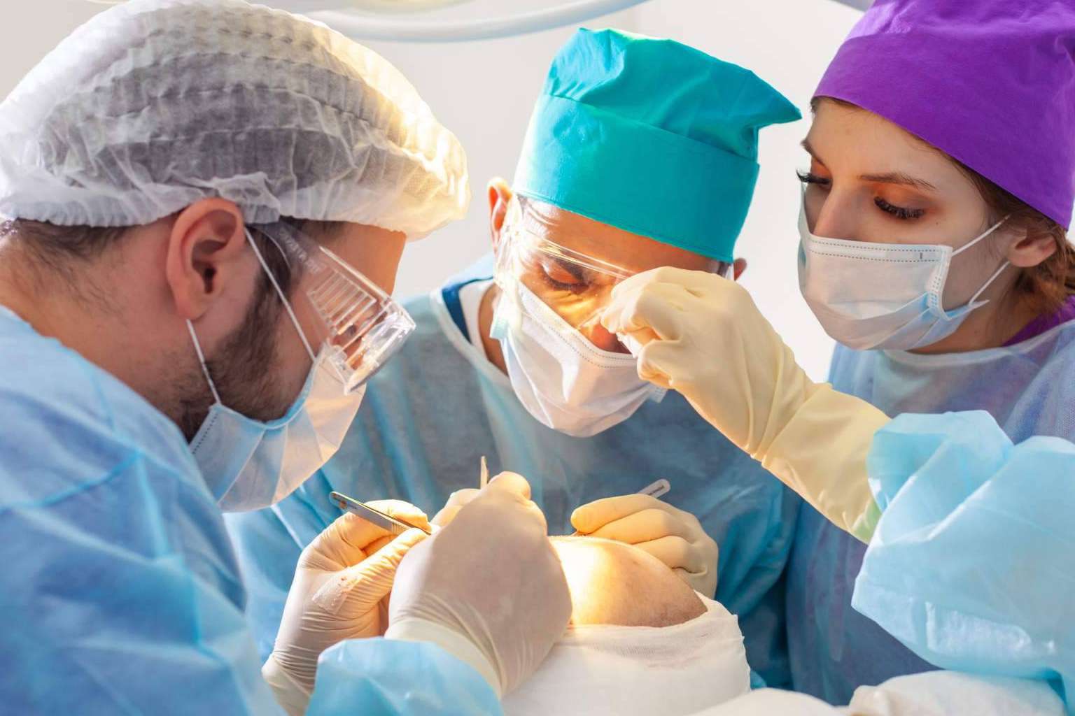 La excelencia de los injertos capilares aterriza en Boadilla gracias a la dirección del máster internacional para médicos de esta disciplina