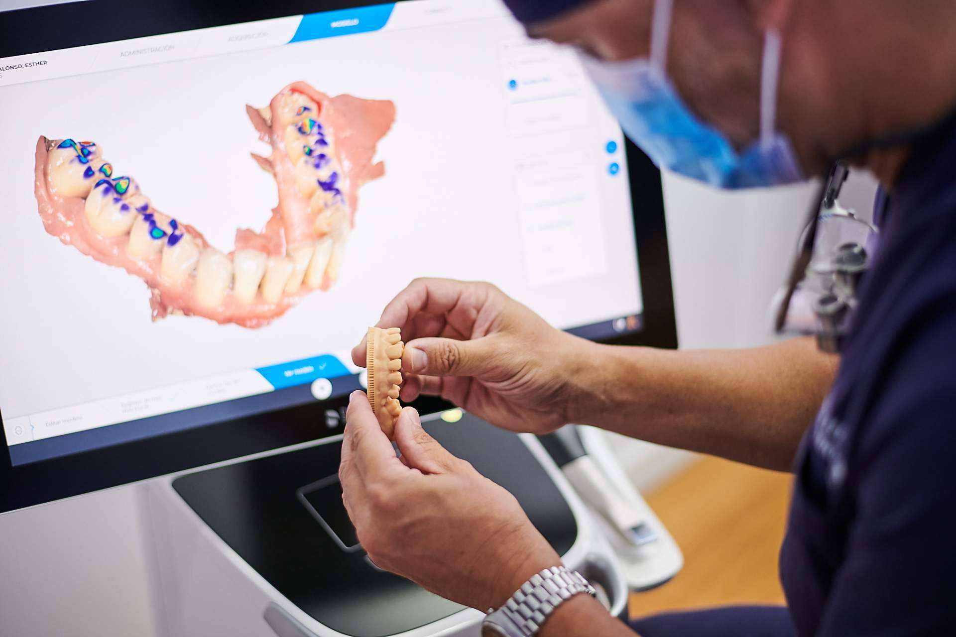 Clínica Dental Dr. Tomás Hernán, una referencia en implantes dentales