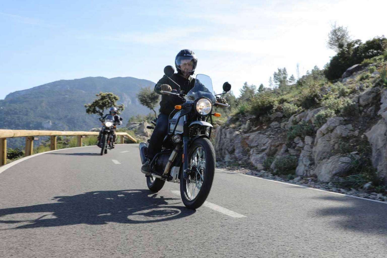 Himalayan Tours Mallorca ofrece alquiler de motos y rutas guiadas en Mallorca