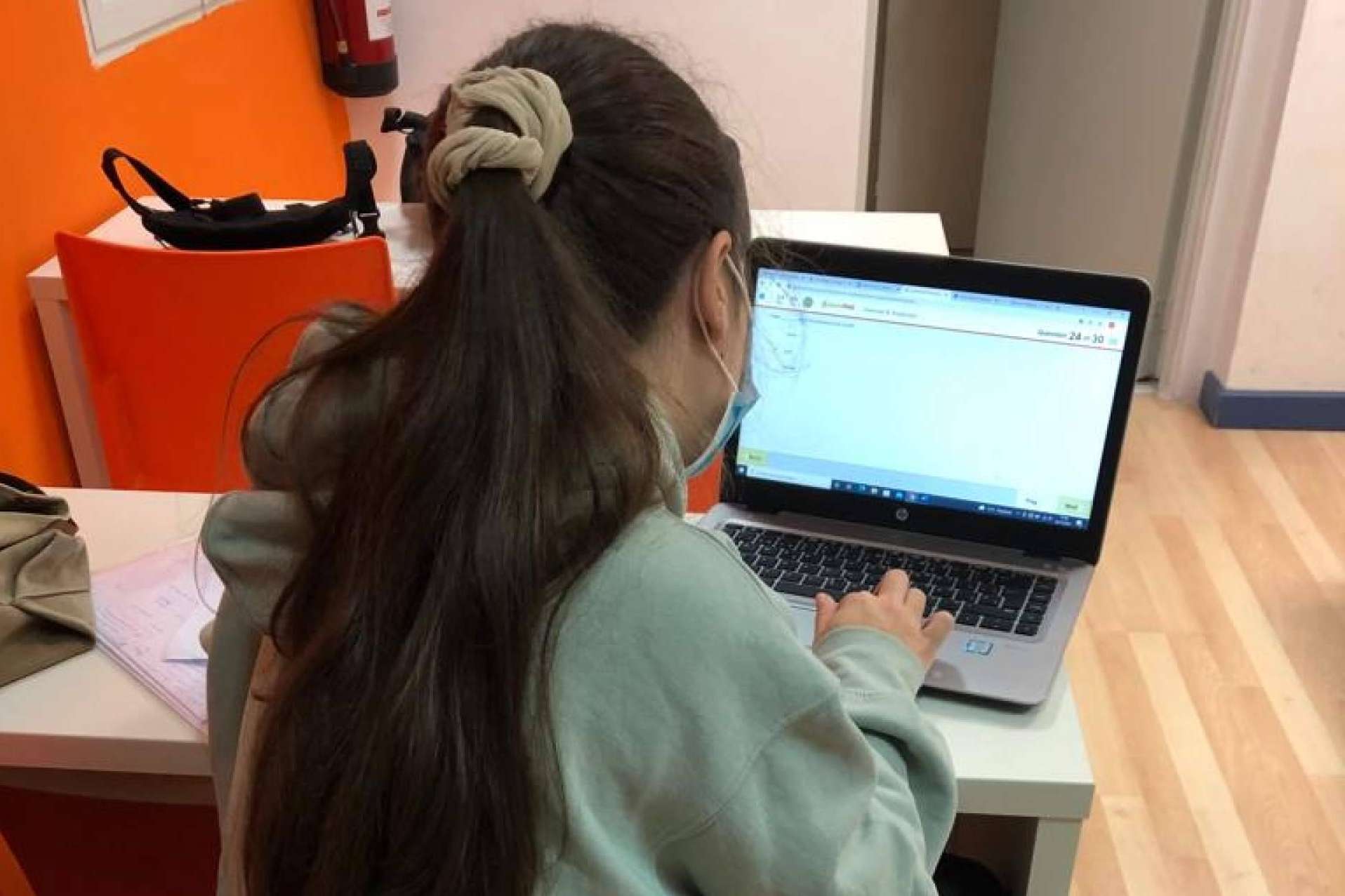 Conseguir un título oficial desde la playa este verano es posible con Aula Inglés Academy