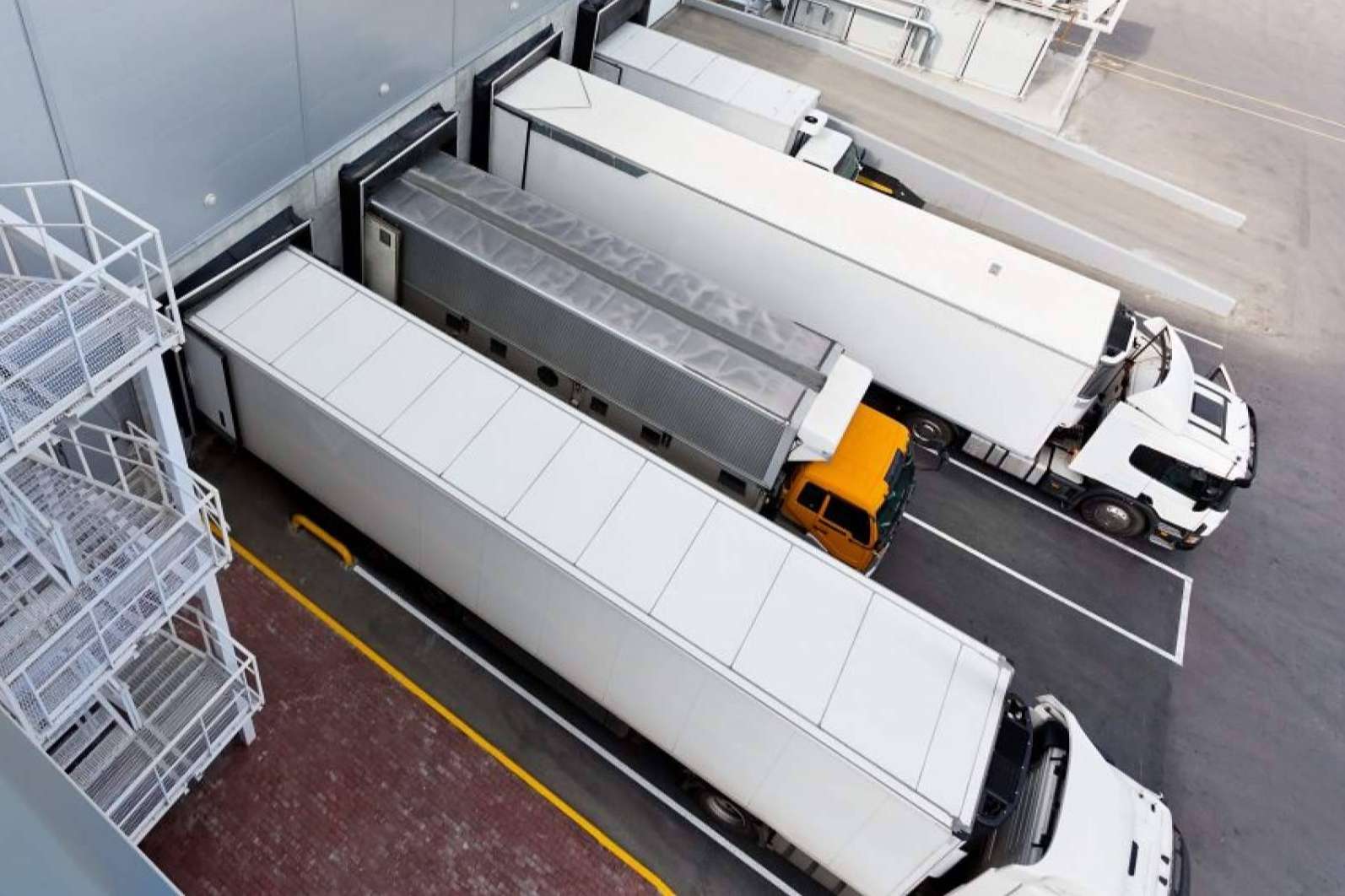 ¿Qué ofrece el sistema de gestión de flotas de Cartrack?