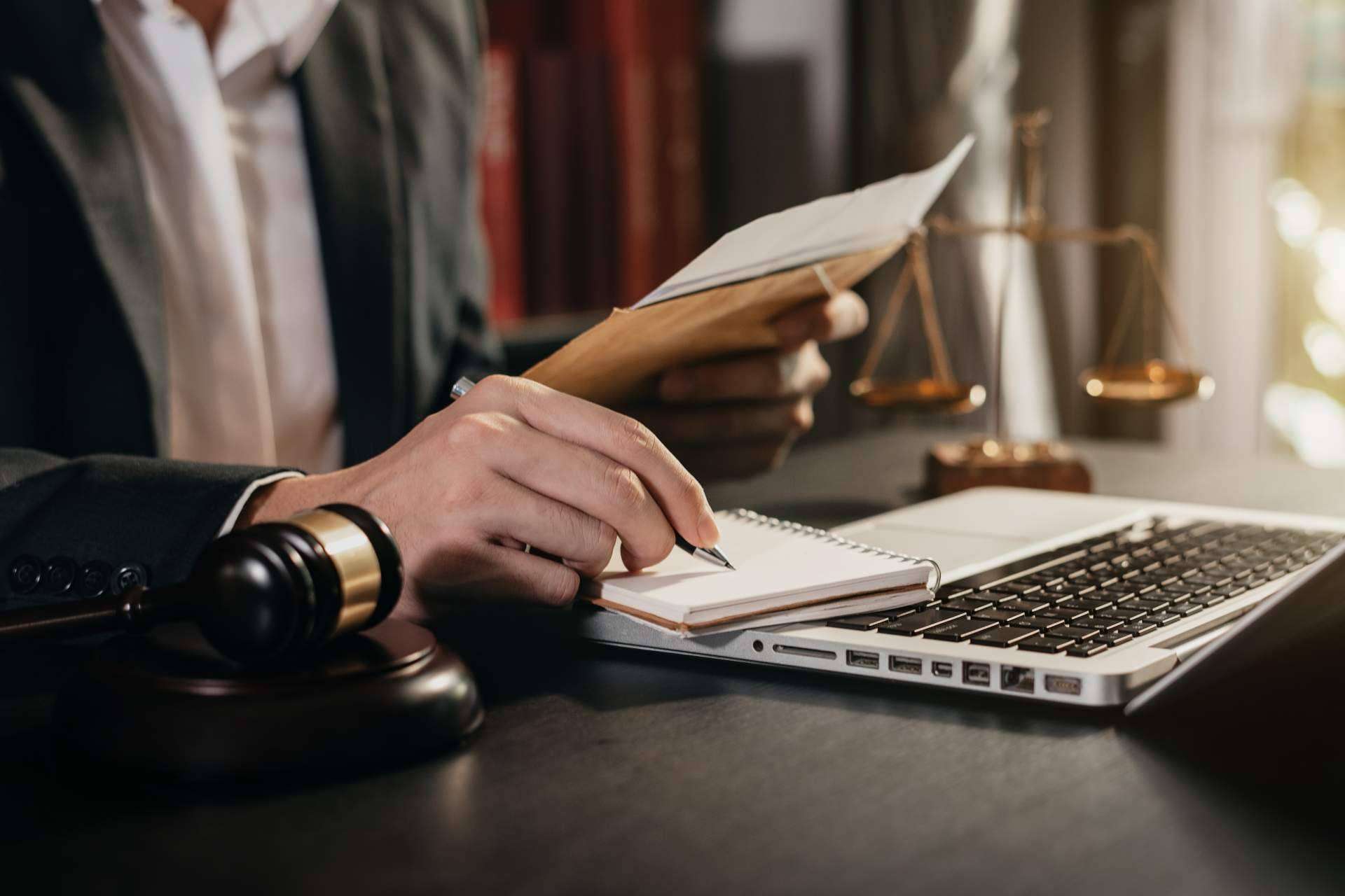 ¿Qué es una asesoría legal?, según Key Iberboard