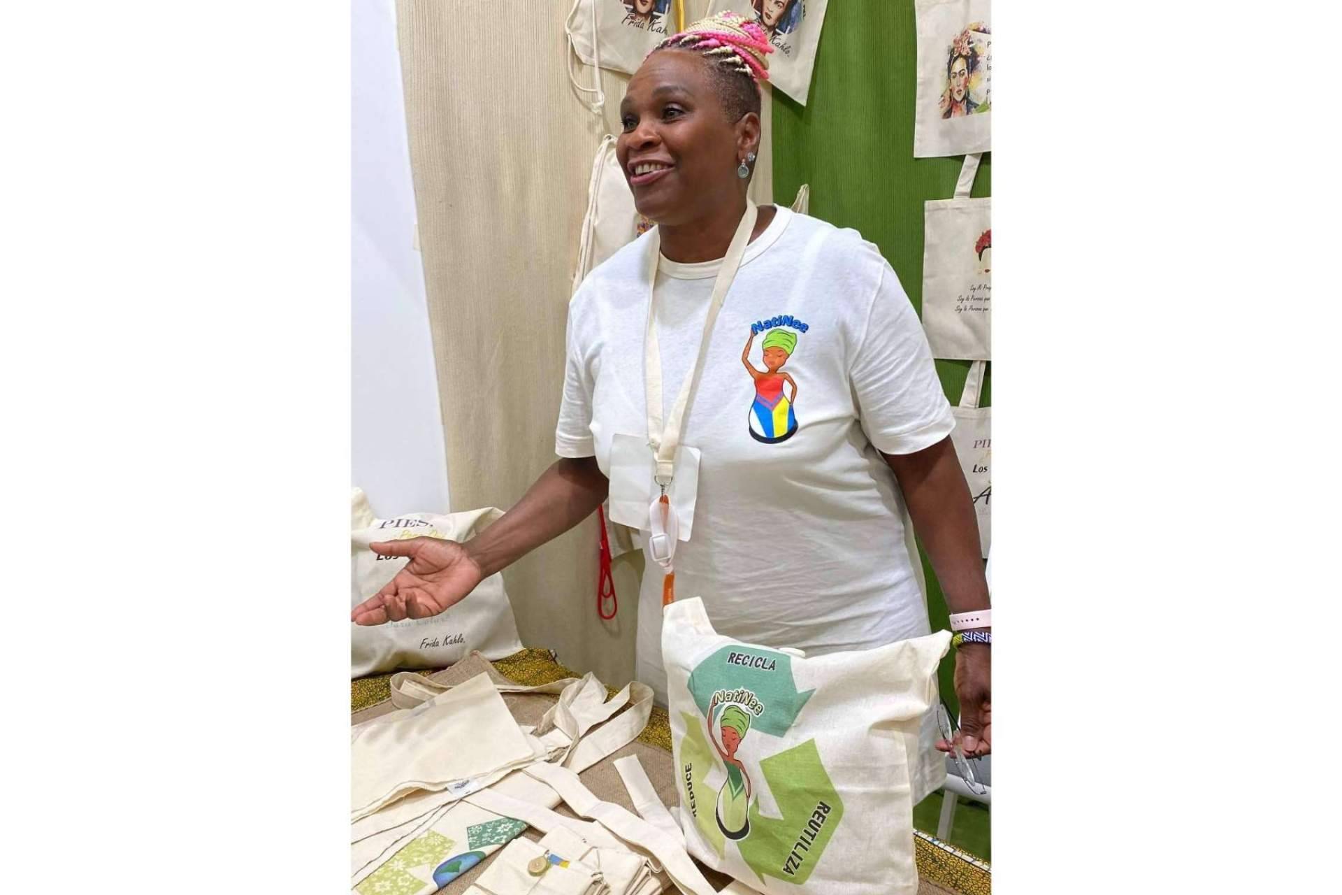 La bolsa reutilizable 100 % algodón de NatiNee Bags es un producto sostenible, artesanal y ecológico