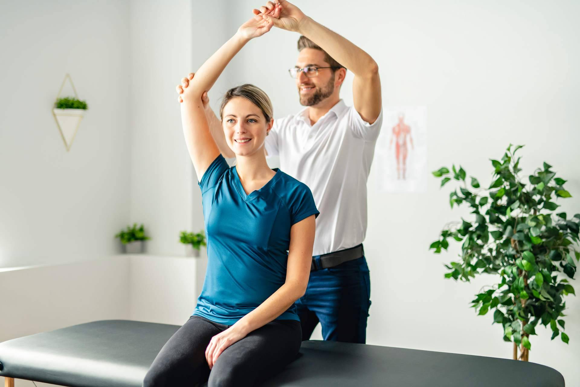 Cuáles son las causas y qué tratamientos se pueden aplicar para curar la atrosis, hernias discales, piernas cansadas, problemas vasculares o tendinitis