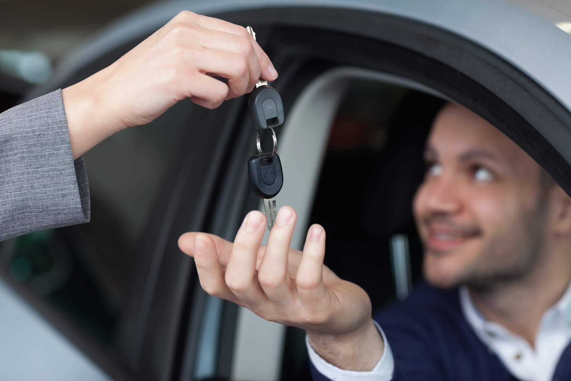 El mejor momento para contratar un renting, según Renting Gurú