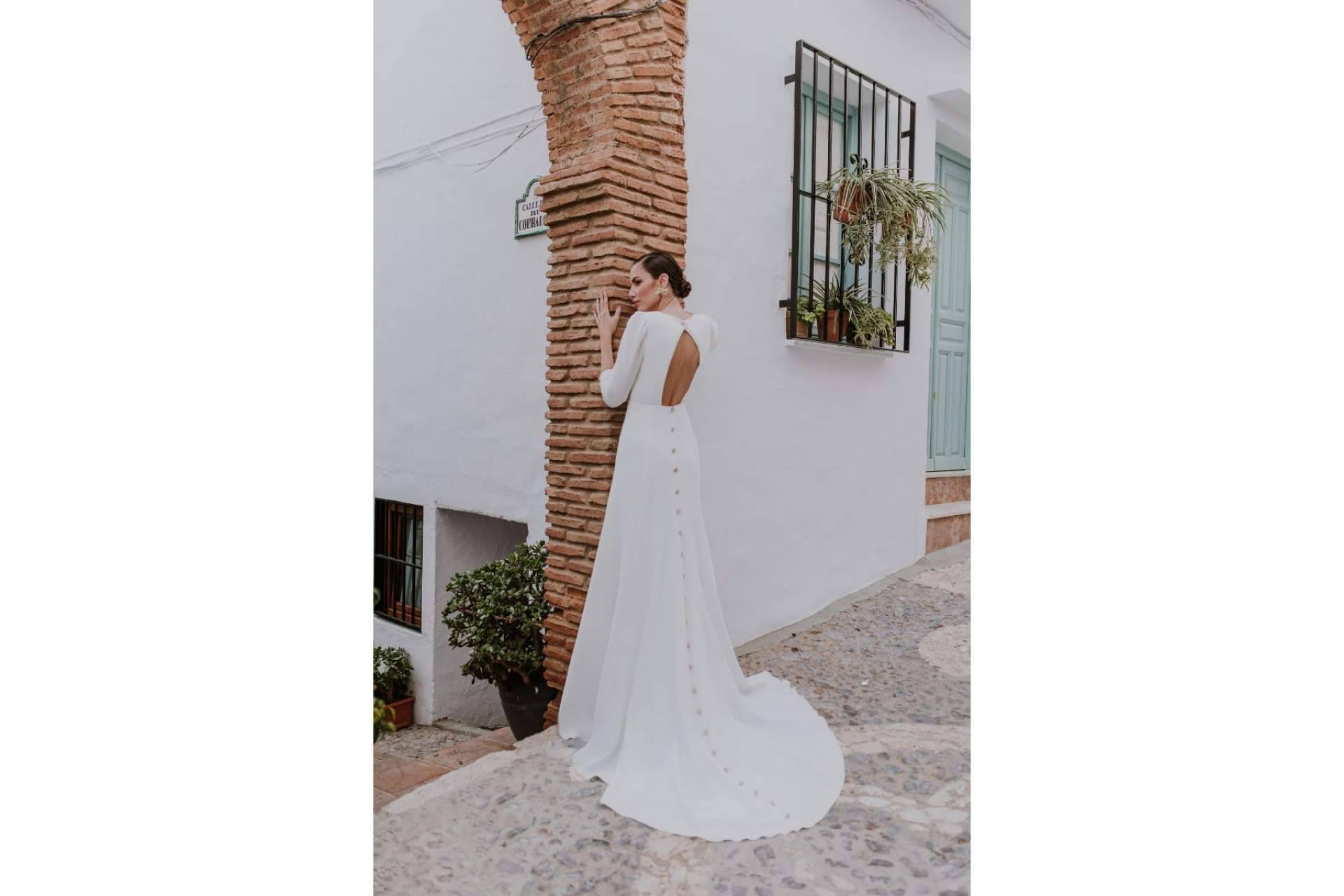 Personalización en vestidos de novia de la mano de Silvia Fernández