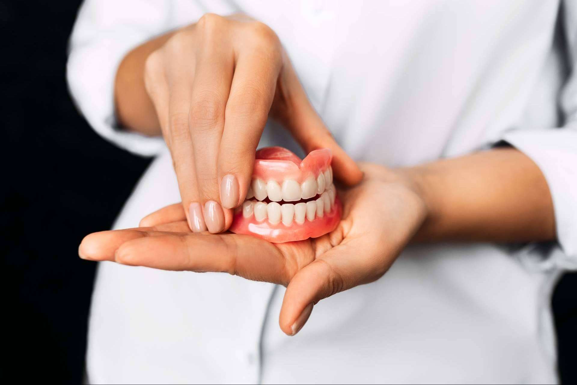 Precisión Médica Dental proporciona los instrumentos para la óptima confección de las prótesis dentales